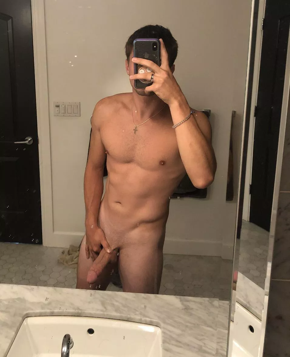 Who loves a nice dick 🤩 posted by Afraid_Dot3921