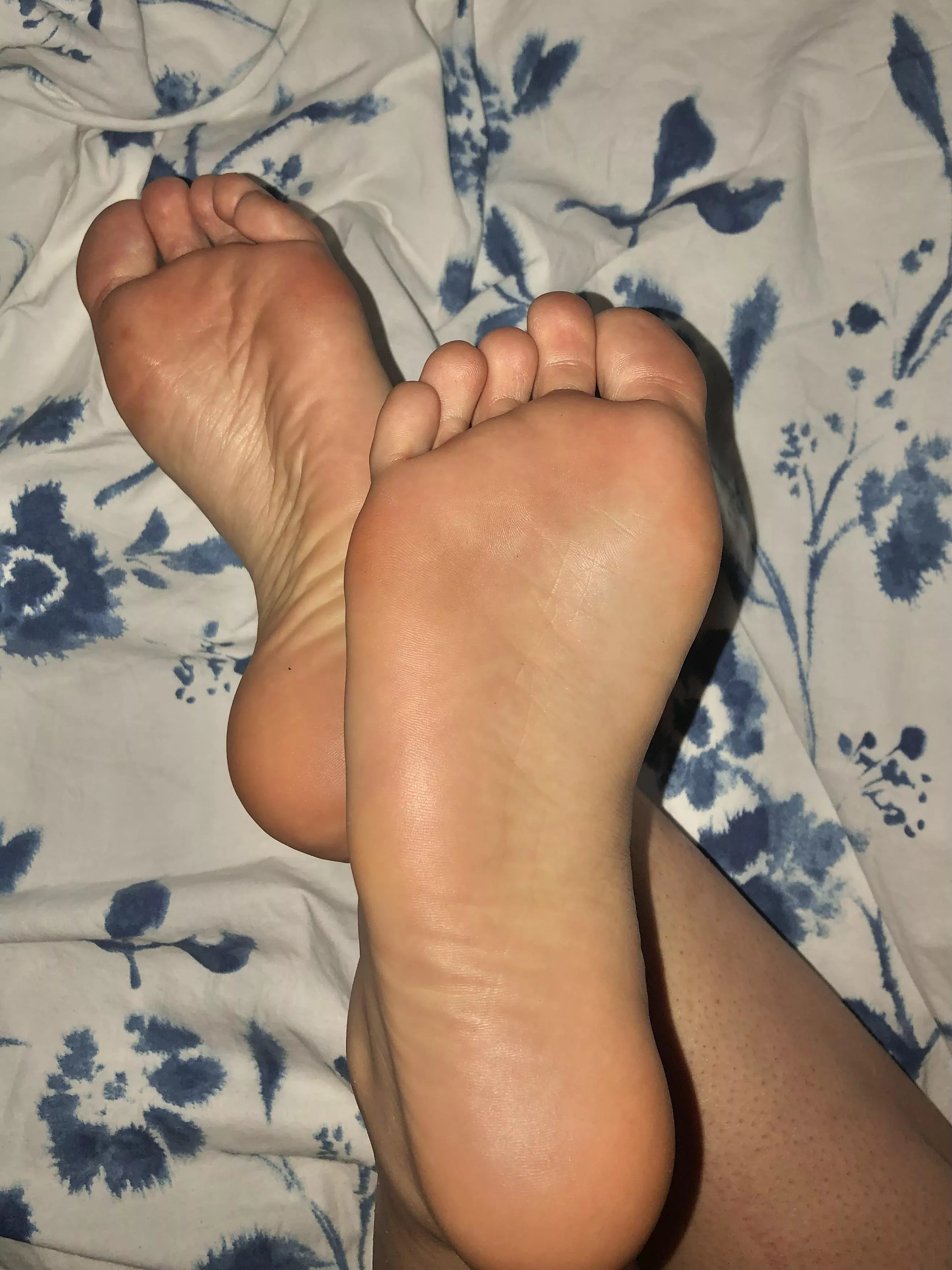 Who loves soles more than toes? posted by mystiquefeet_xo