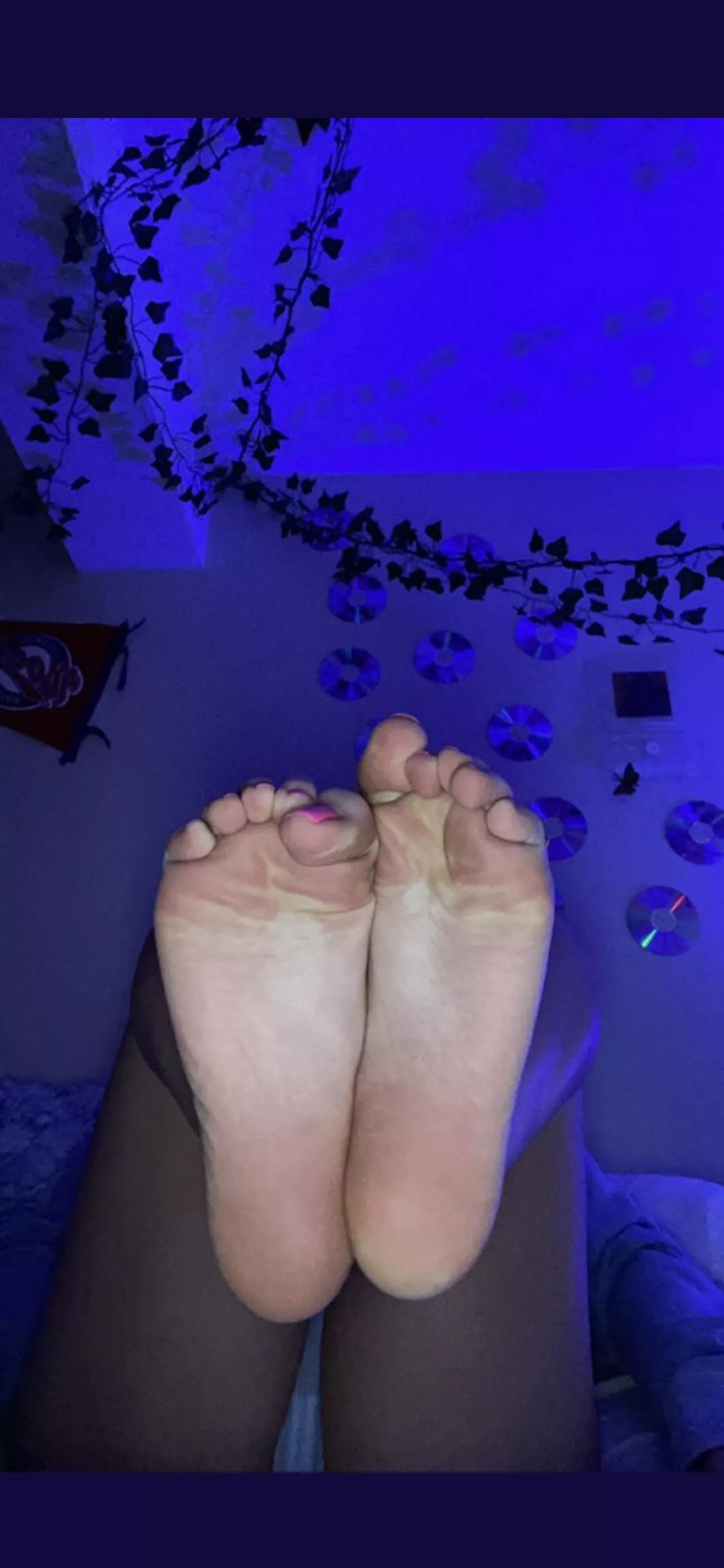 Who wants my big size 11â€™s in their face?ðŸ˜ðŸ˜˜ posted by Goddess_Adrena