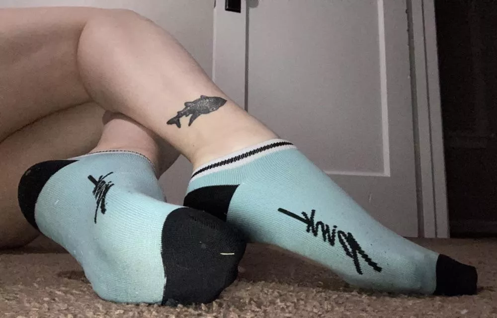 Who wants my socks? ðŸ’š posted by Love_Leia