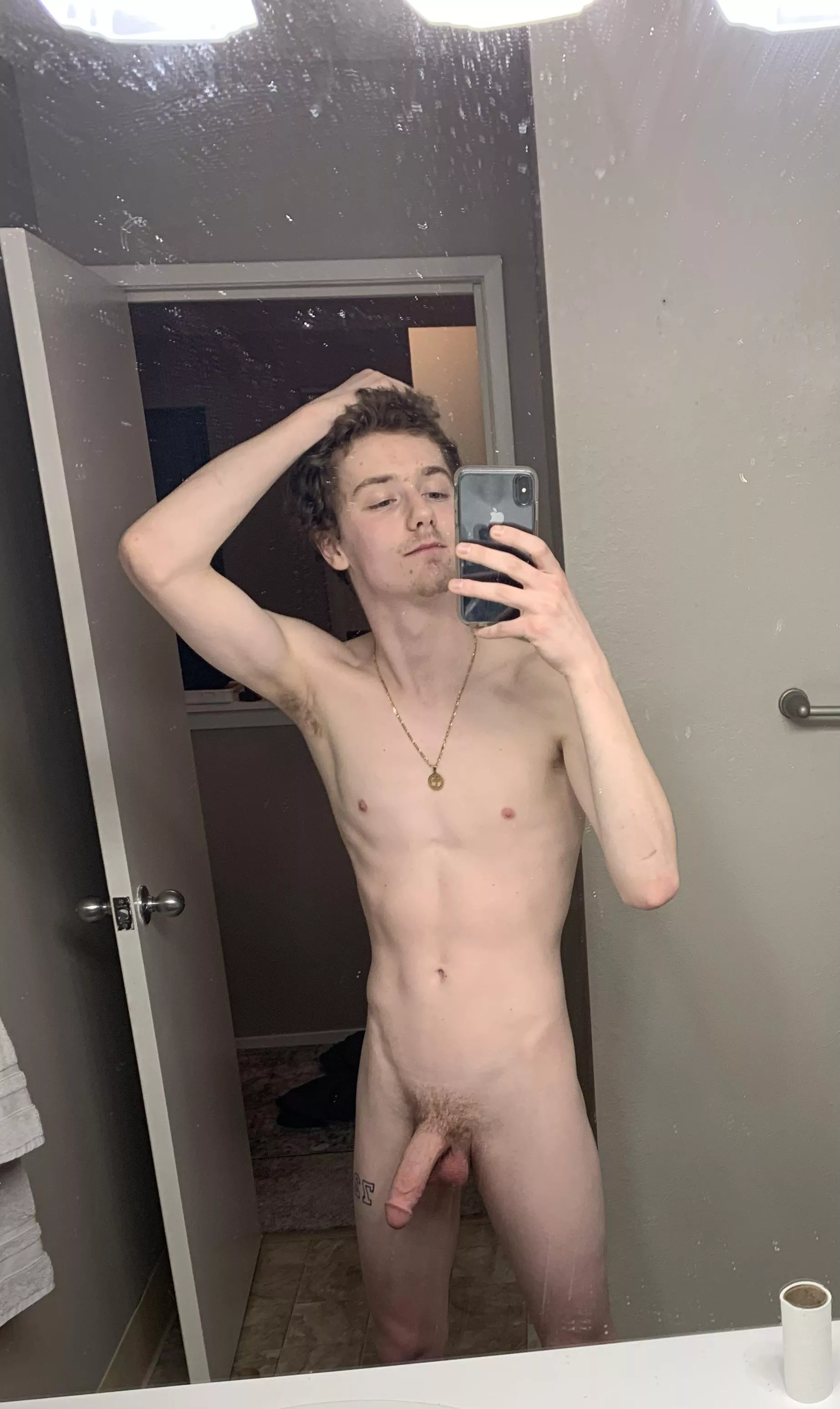 Who wants the skinny guy posted by skinny-hung