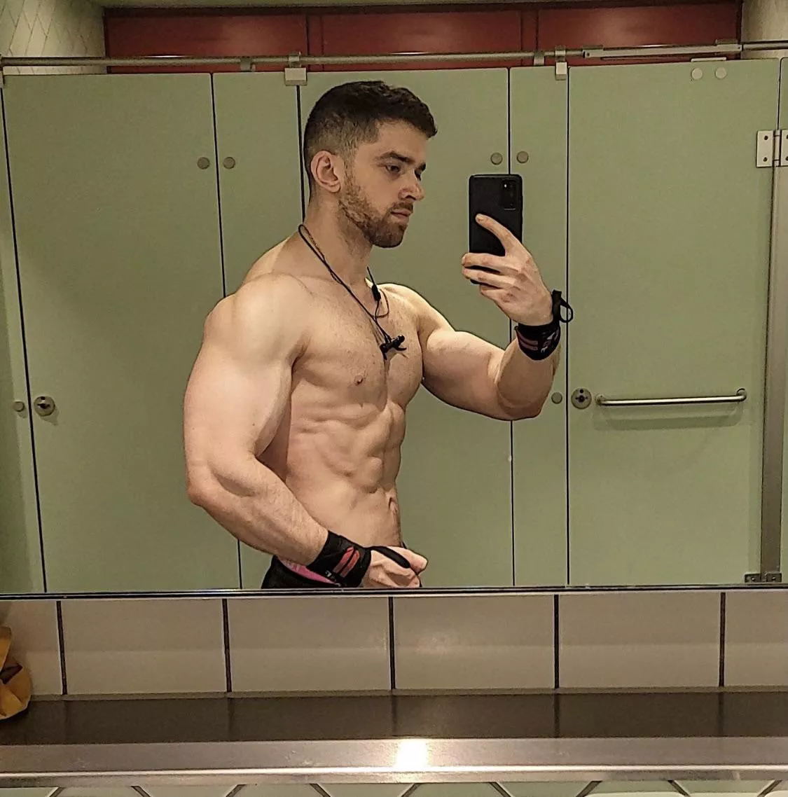 Who wants to come for a midweek pump? posted by Macsenx