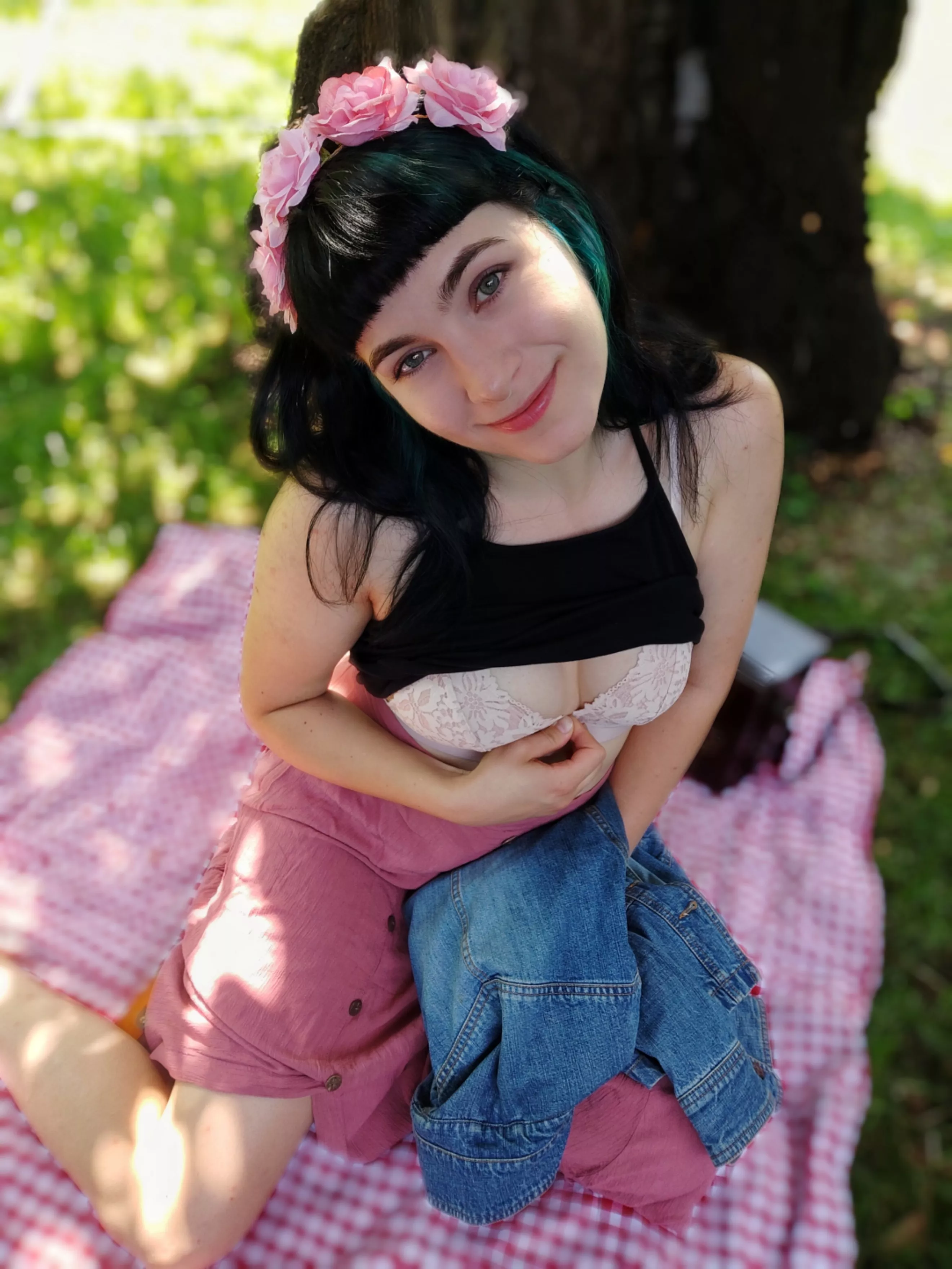 who wants to go on a picnic? posted by aprilx666