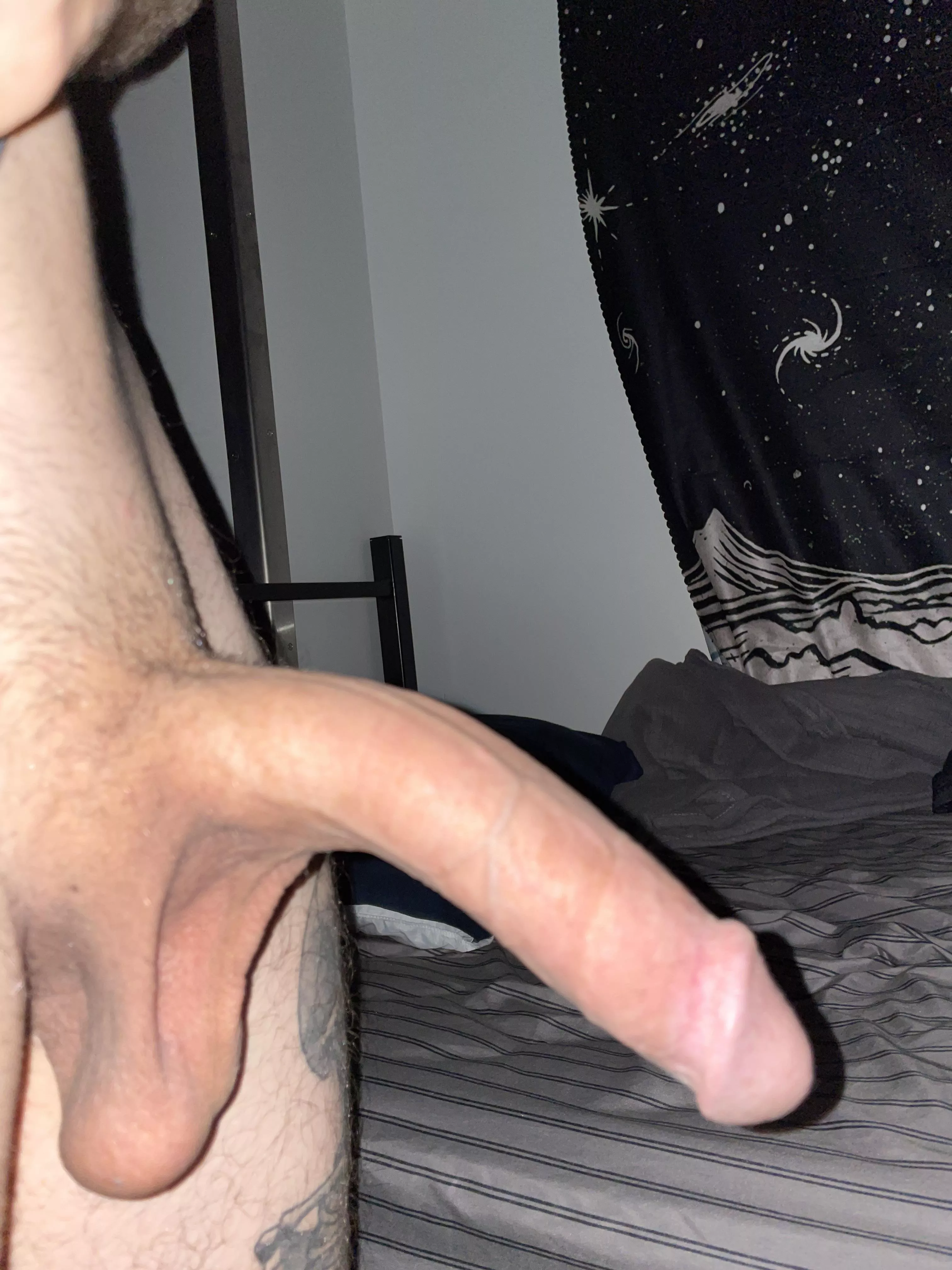 Who wants to help me cum posted by hungbwc666