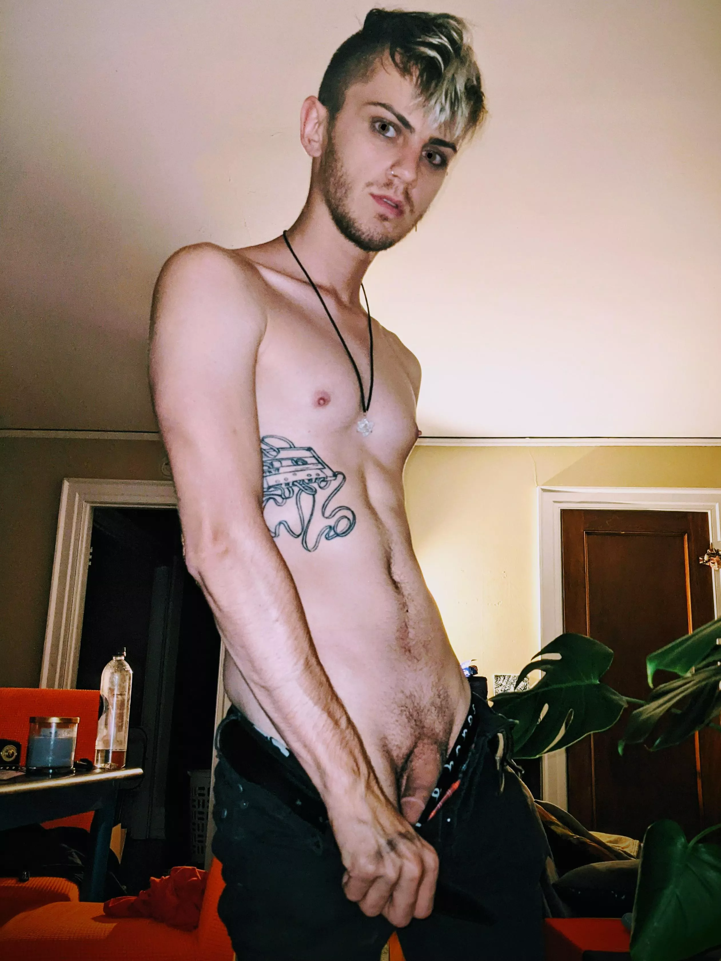 Who wants to help me get hard? posted by GayXxX23