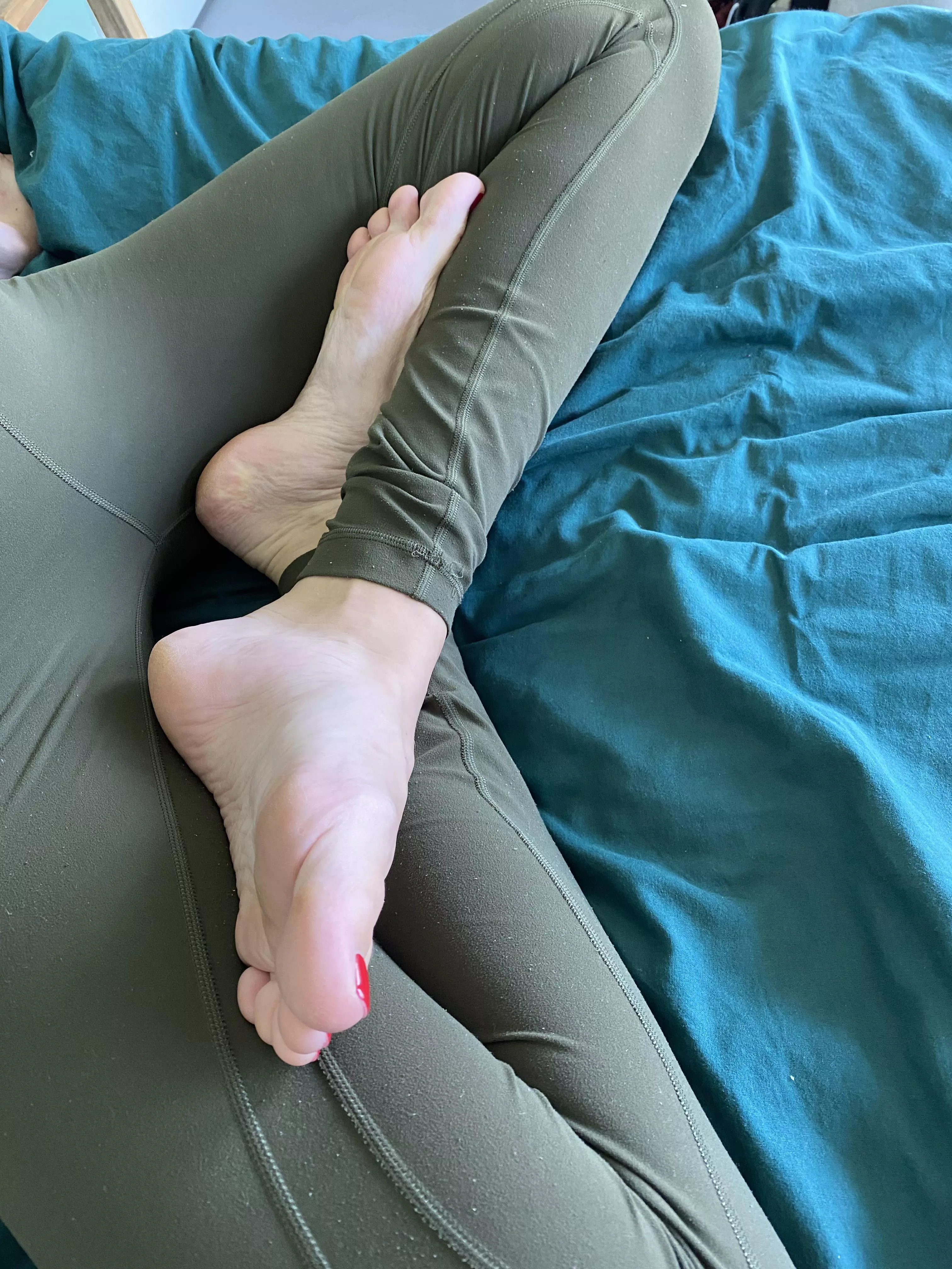 Who wants to join me for some yoga? 😈 posted by FeeturingApril