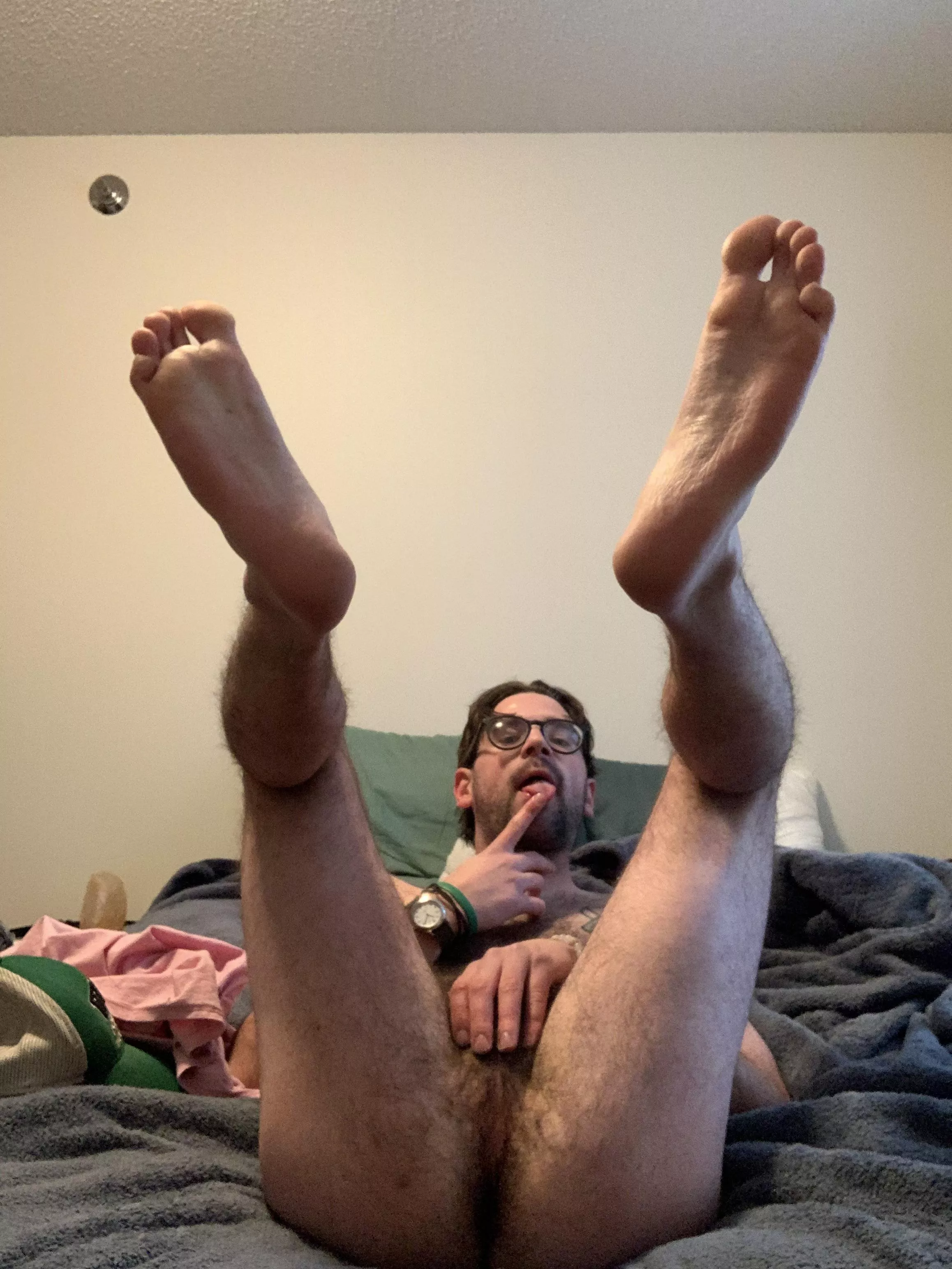 Who wants to lick my feet and fuck my ass?! 😈 posted by Darthdicklover69