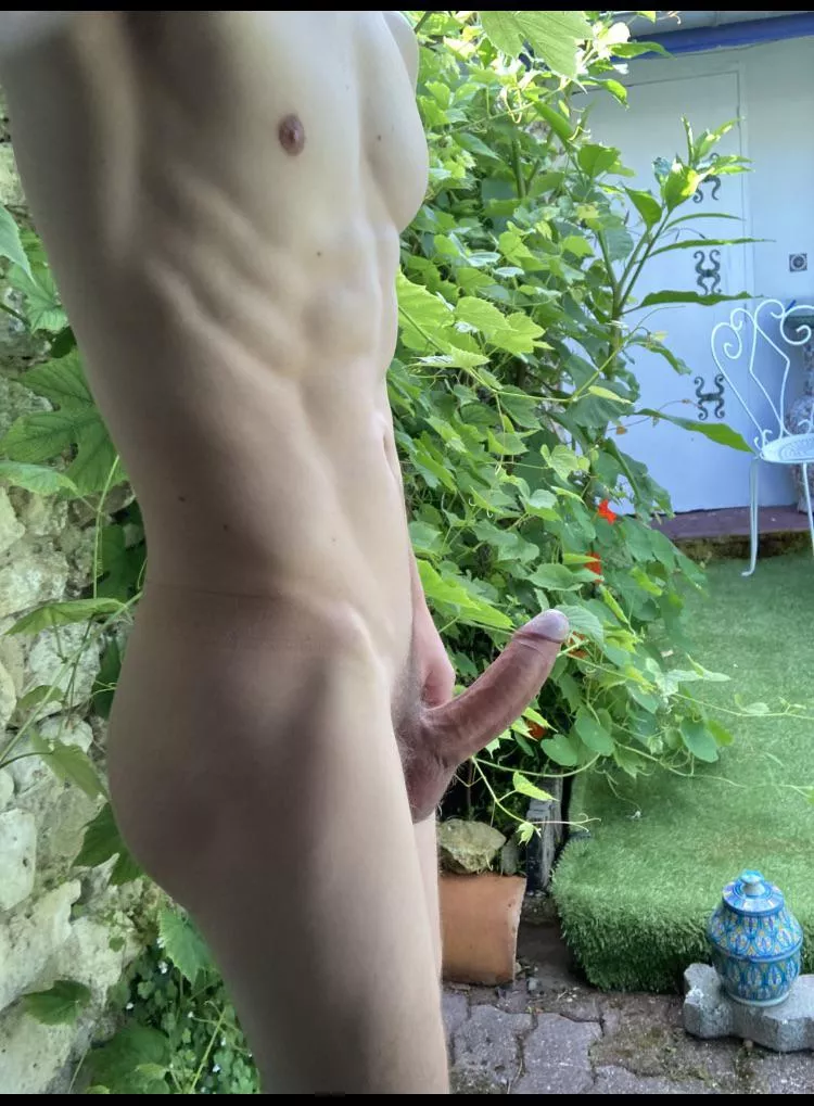 Who wants to put some sun screen on my huge uncut dong? 🧴🍆 = 💦💦💦 📸 posted by DamnSexyBator