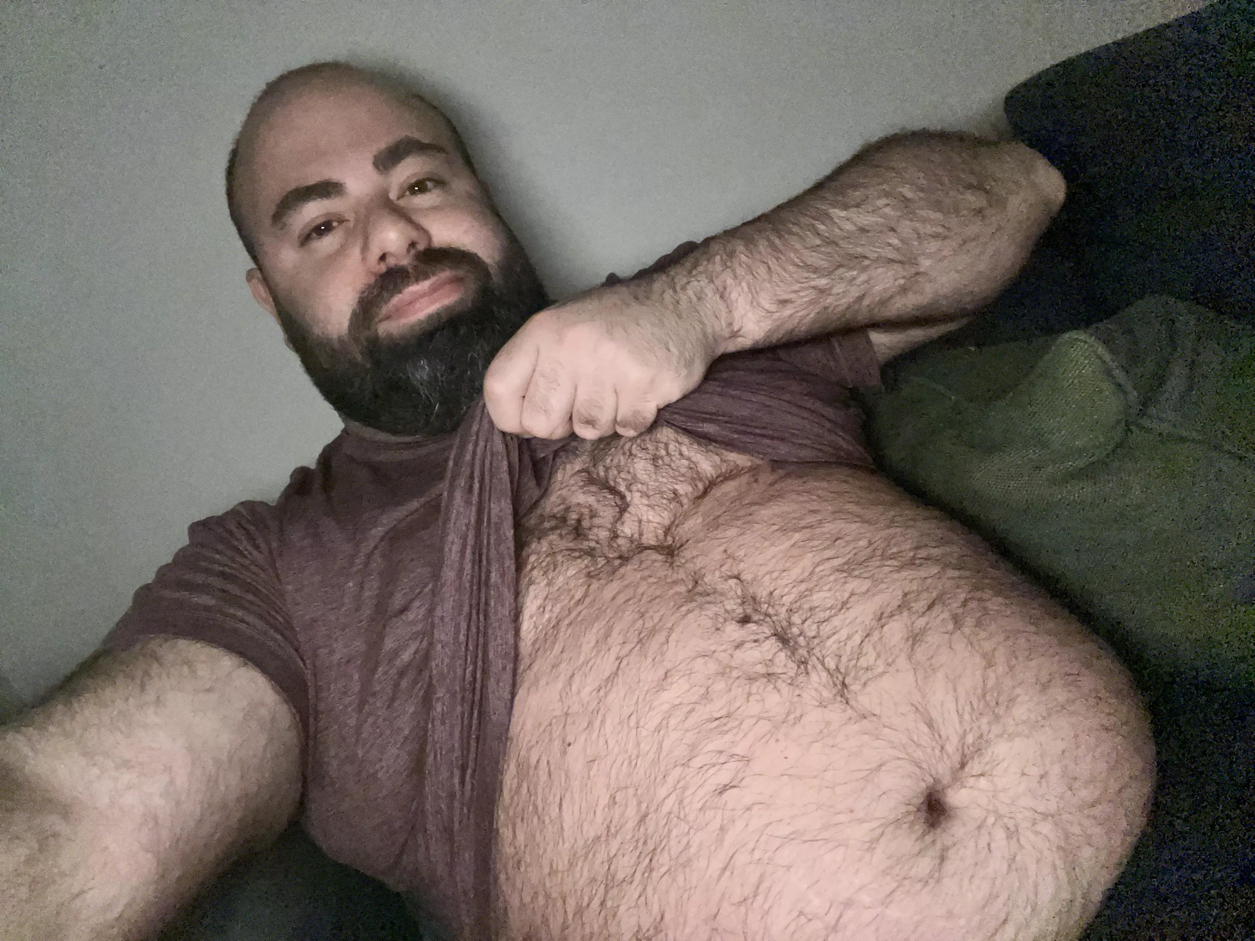 Who wants to rub it? posted by canadianbearxxx