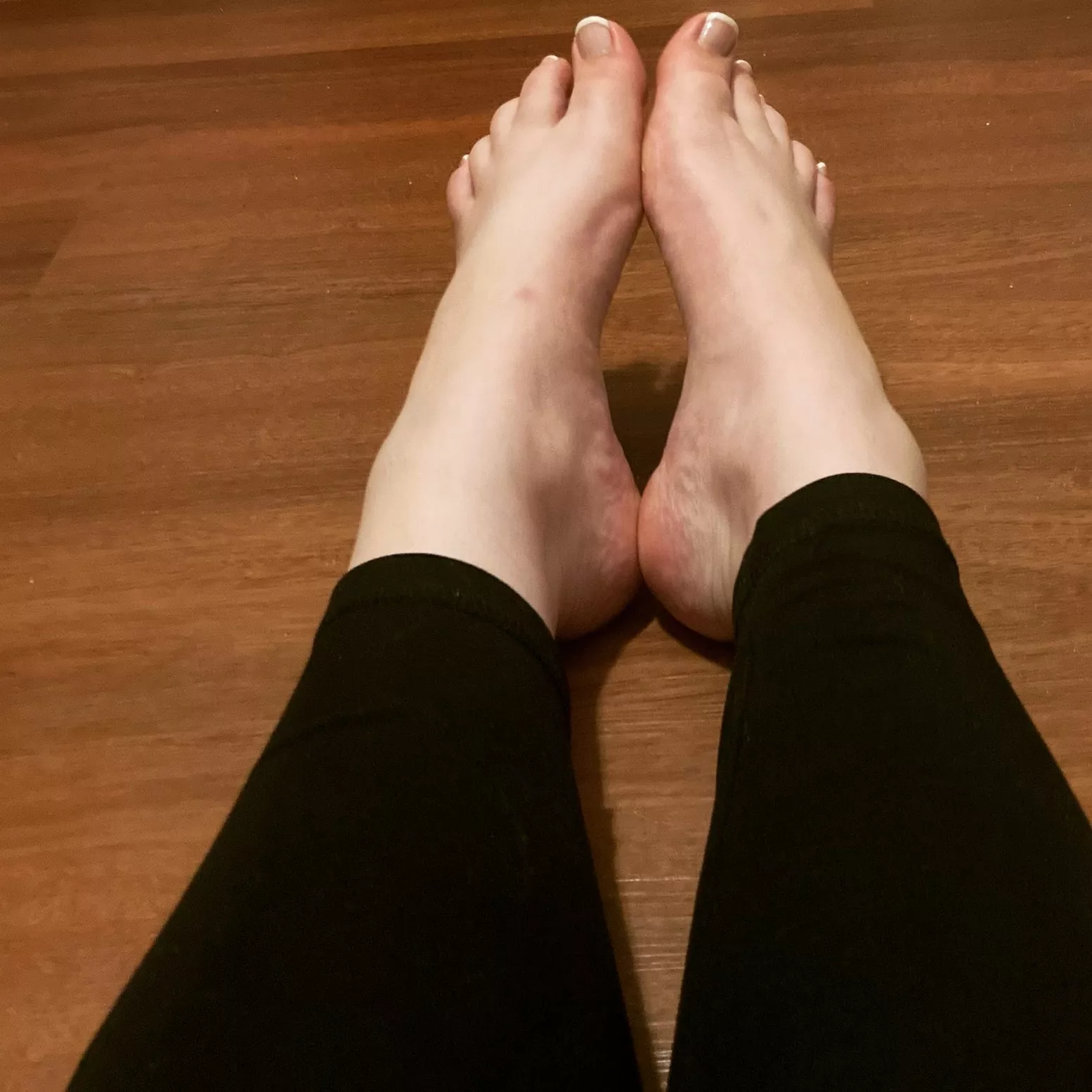 Who wants to rub my feet tonight? posted by PiedeAmore21