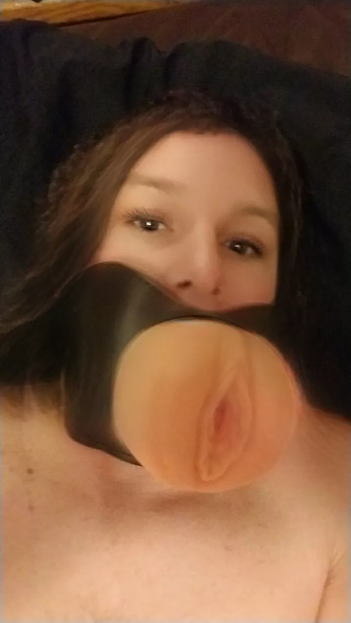 Who wants to sink there cock in this gag 😘 posted by Randibaby00