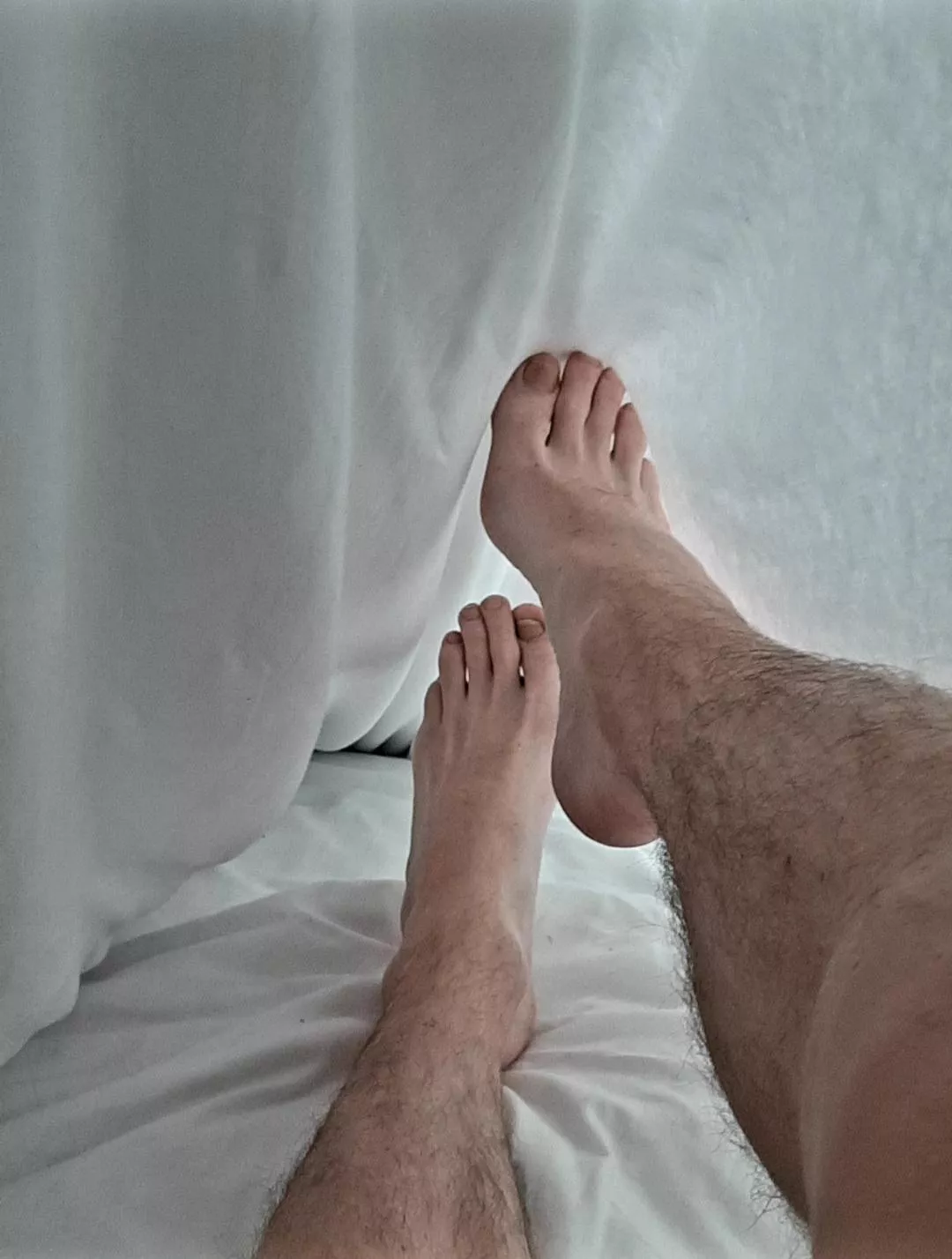 Who wants to sniff and worship my feet ??! posted by gayfeetcouple