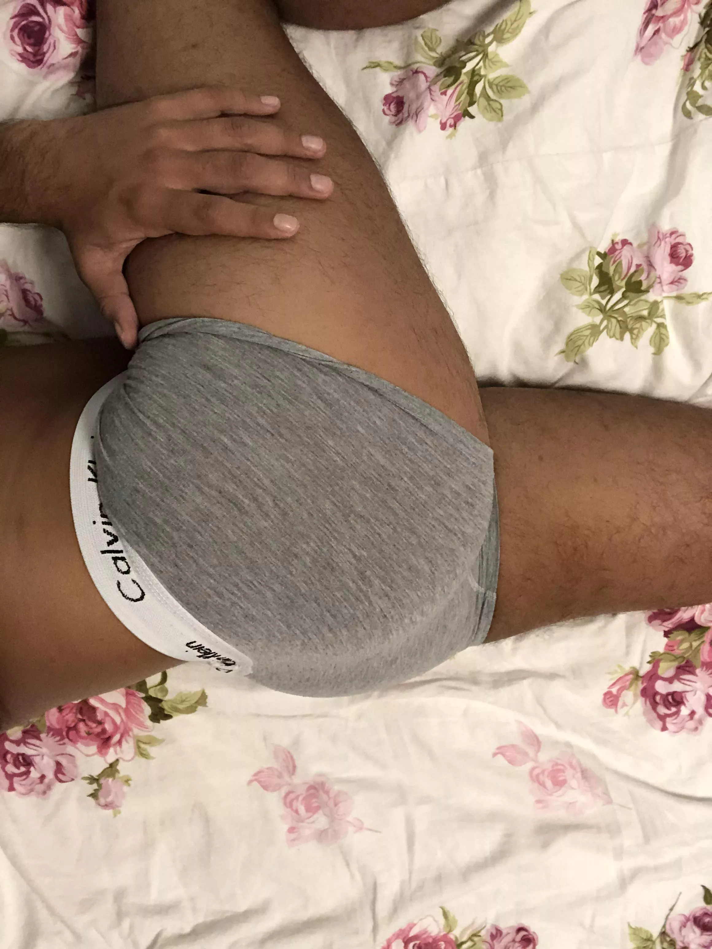 Who wants to spank me and cum on my a$$? 😏👅 posted by cuteeeboyyy