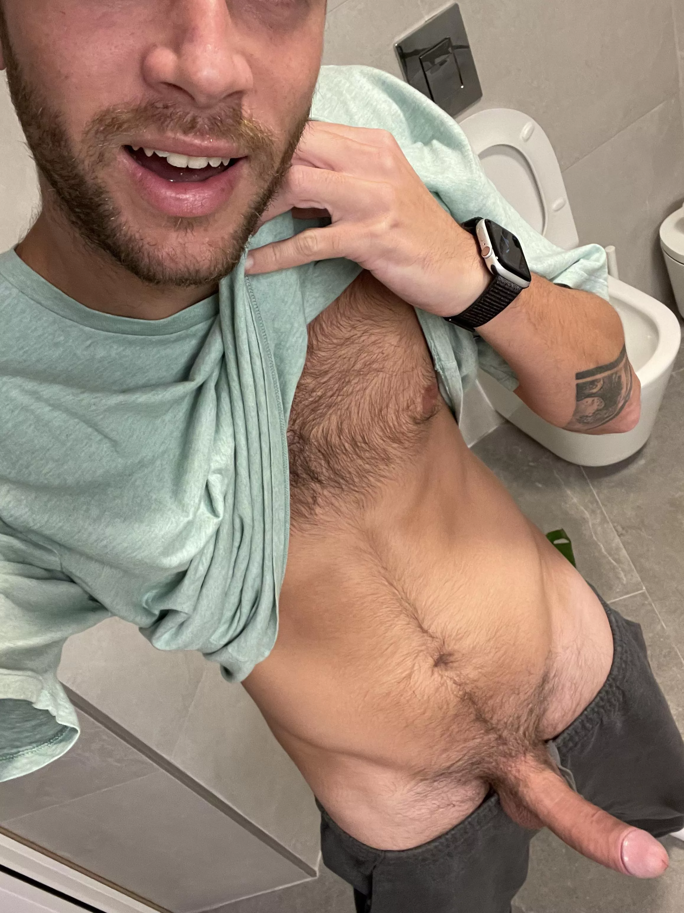 who wants to take off my clothes? 29[M] posted by SnooDonkeys6923