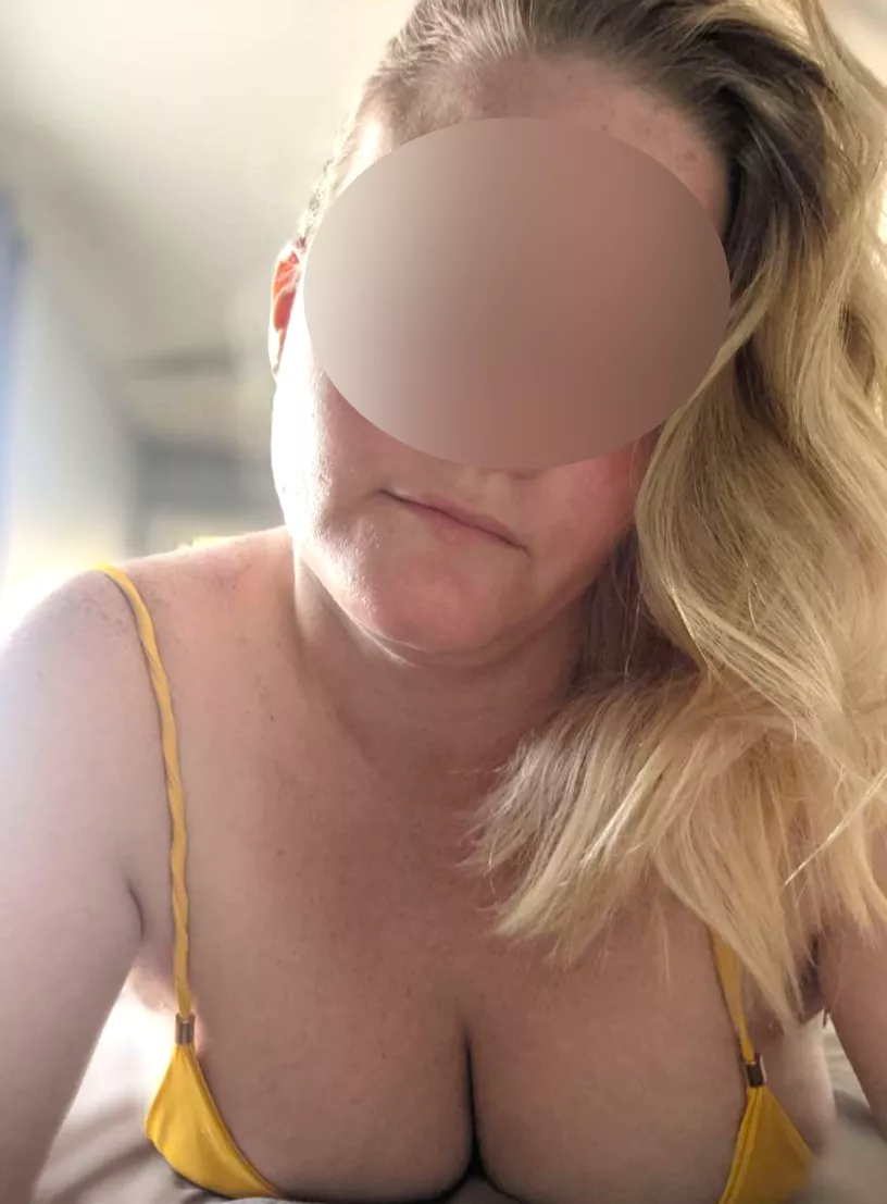 Who wants to tittyfuck a milf with natural tits? posted by midwesttina