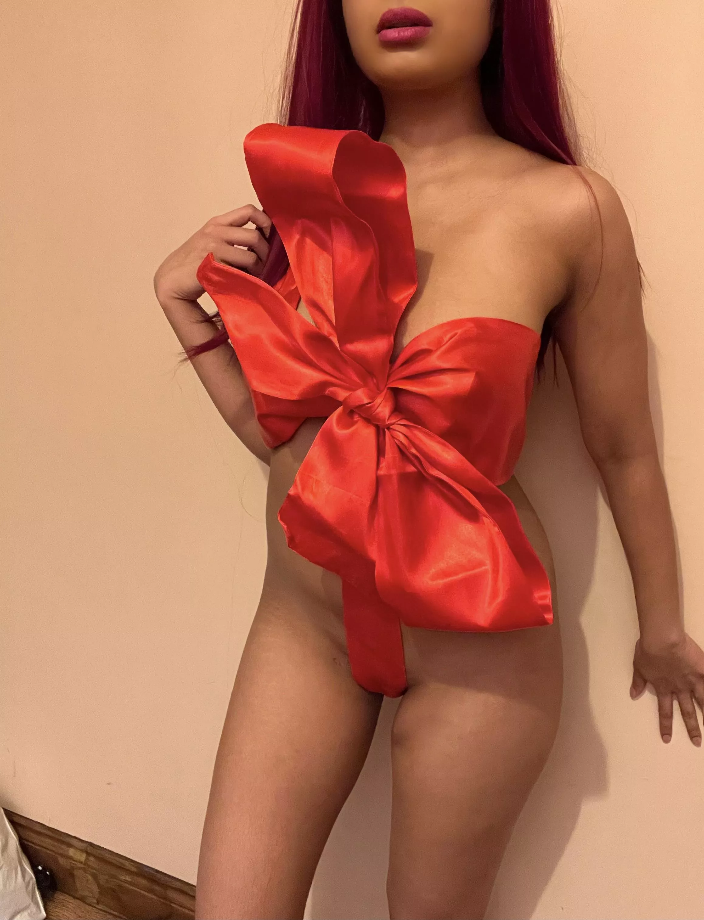 Who wants to unwrap this body for Christmas? 😈🎁 posted by Petiteindiangirl