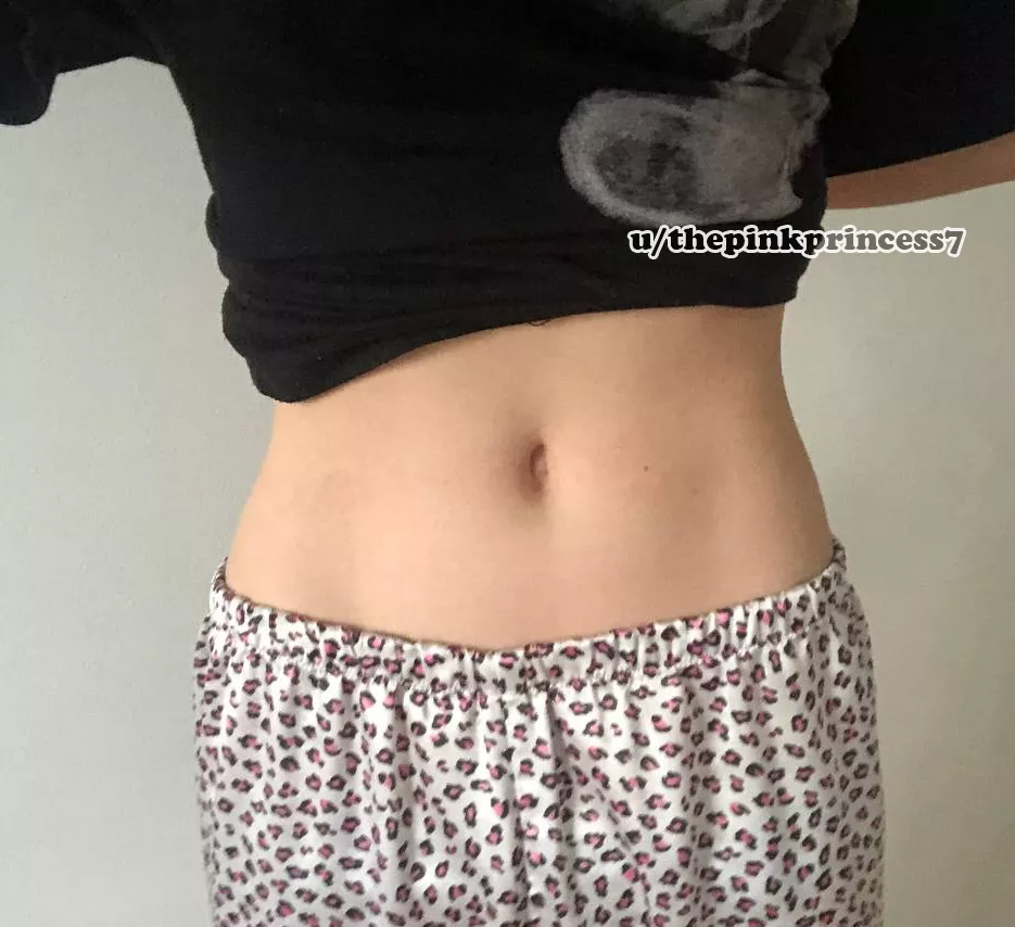 who will appreciate my belly button?? posted by thepinkprincess7