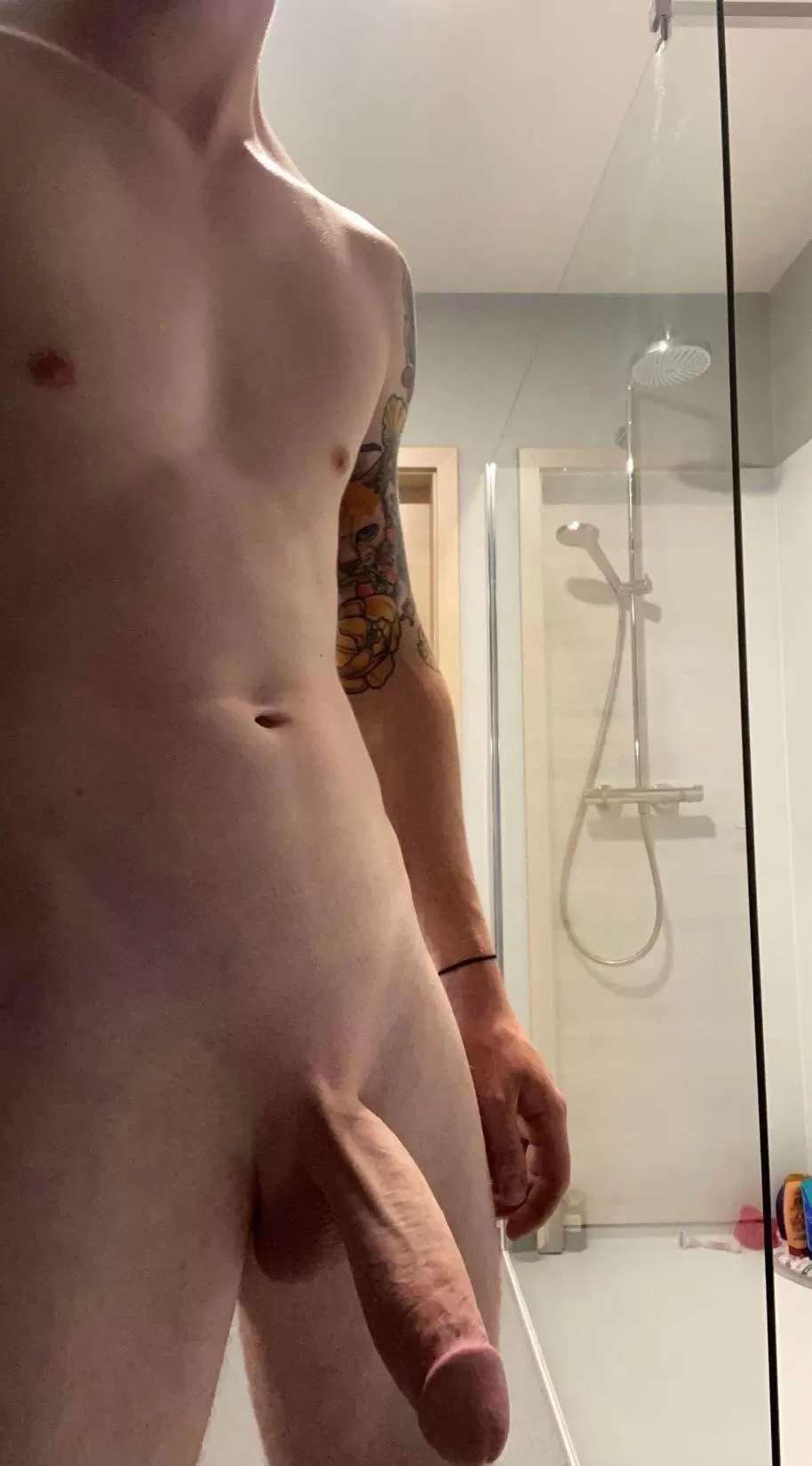 Whoâ€™d like to see me cum ? â¬†ï¸ dm me posted by Sea_Budget_6392