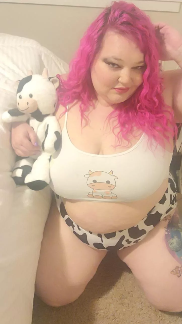 Who's gonna cum be my new cuddle buddy? posted by PLThickGirl