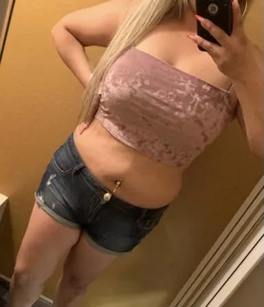 Whoâ€™s wants to cum meet me in the fitting room?? ðŸ˜œðŸ¤«ðŸ’ posted by Frisky_Couple69