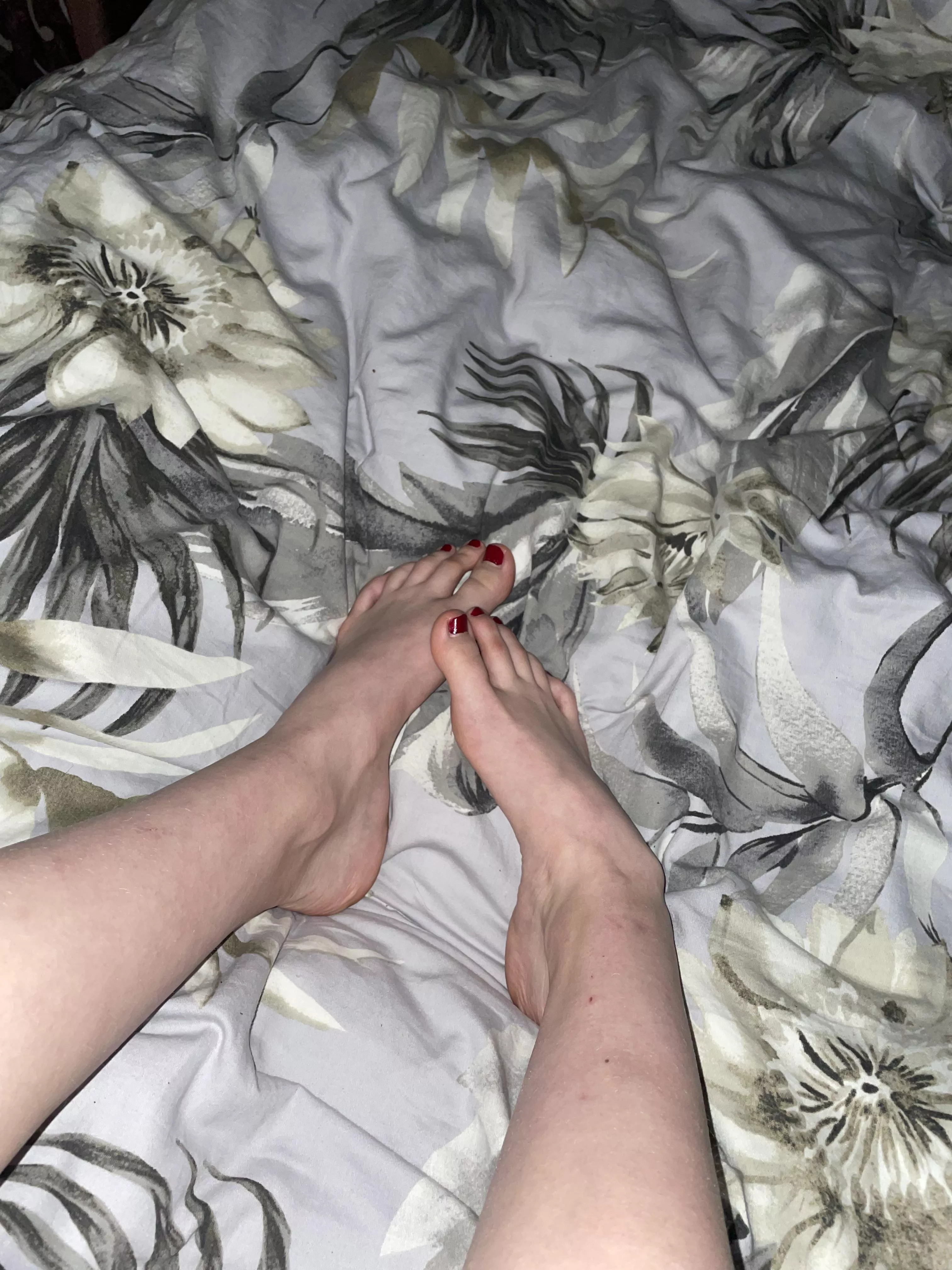 Whose little cock wants a footjob..?💕 posted by Anastasijasecret