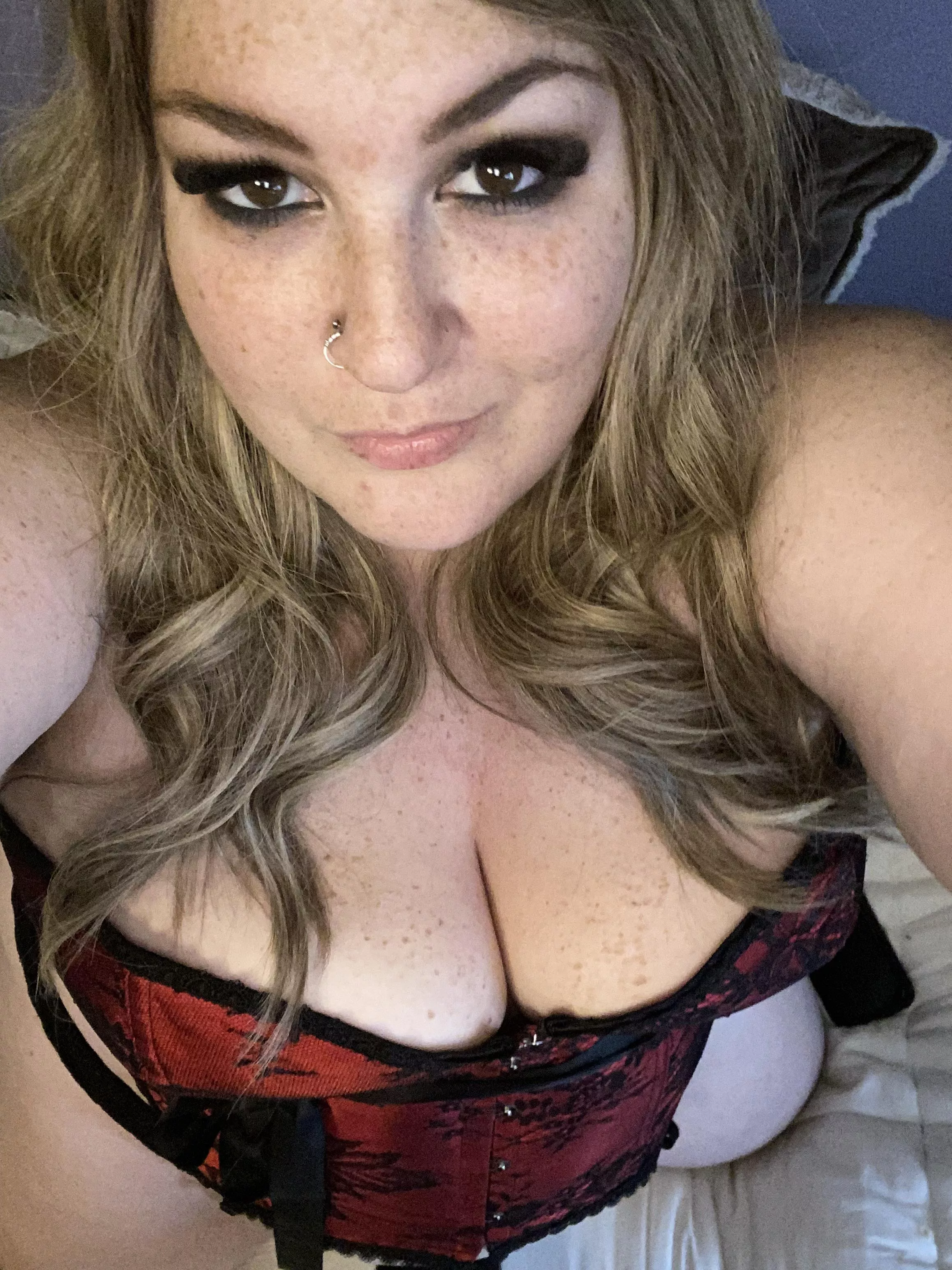 Whose ready for the weekend? ðŸ¥° posted by Playful_Wife30