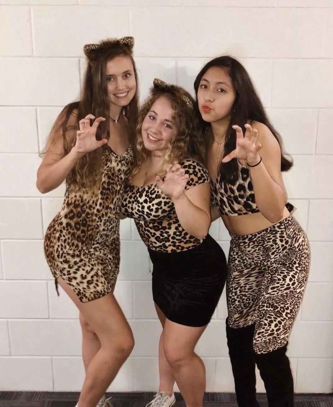 Wild Halloween Girls posted by ScoobertoDooberto