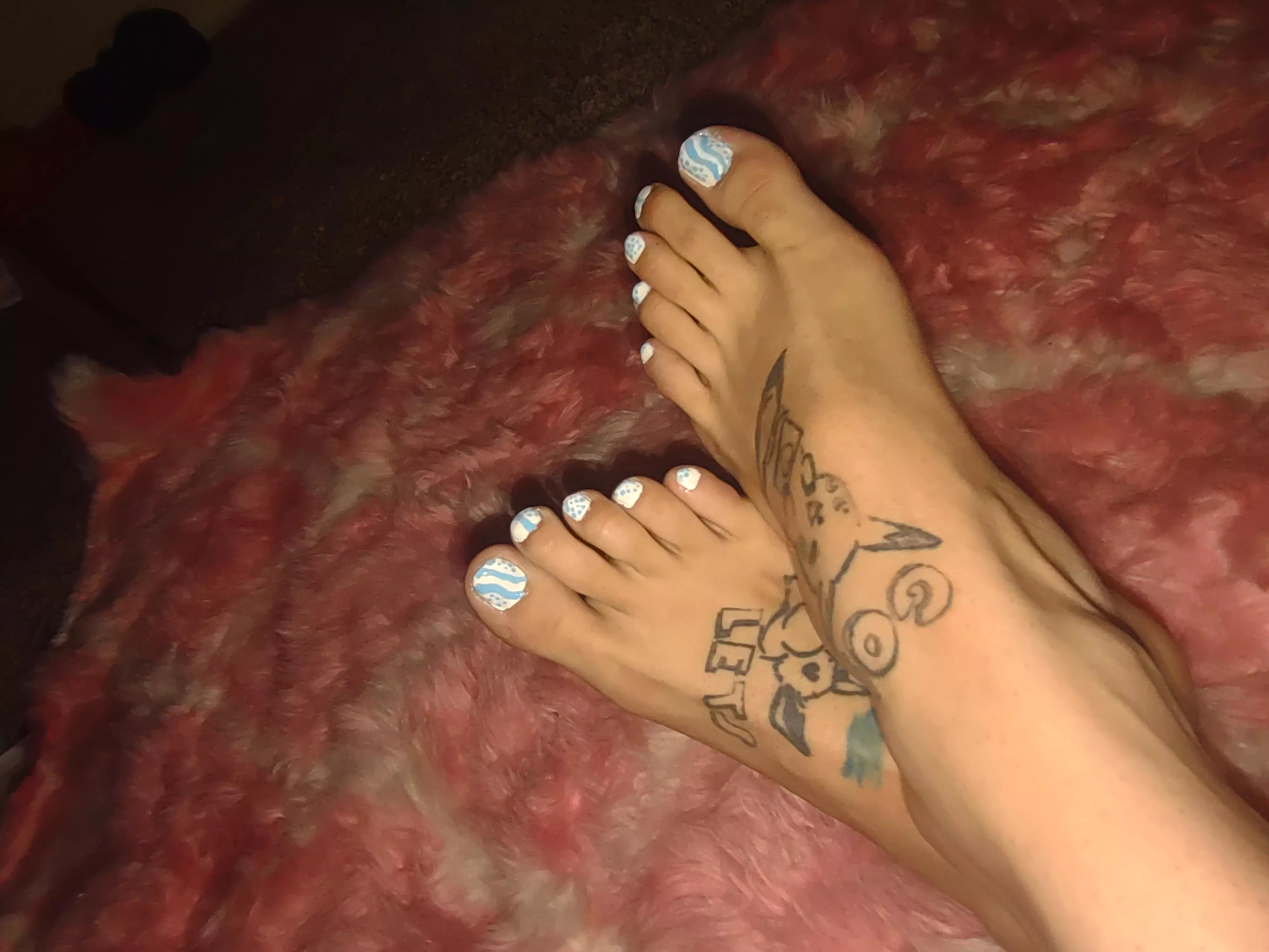 Will you pwease suck on Kitty's toes🥰🥰🥰 posted by zenkittygirl