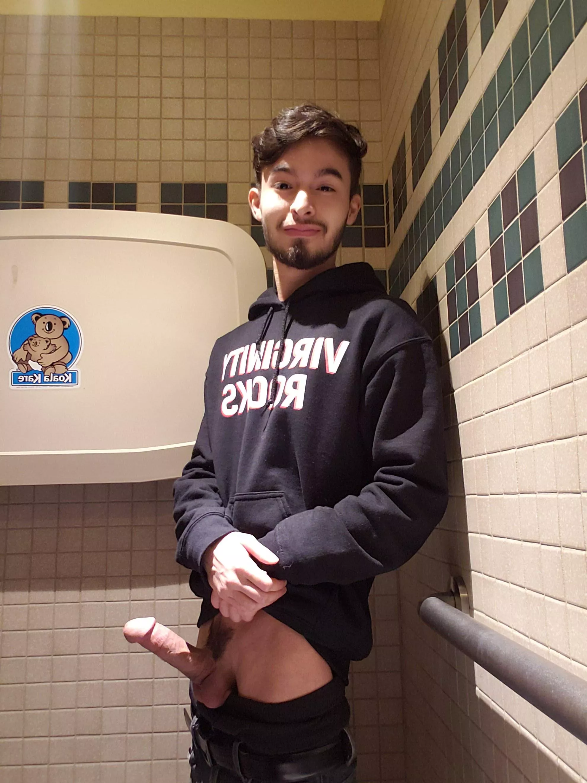 Wonder if anyone noticed the silhouette of my cock on the floor posted by chiboy396