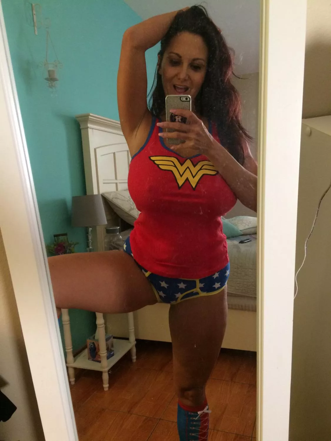 Wonder Milf posted by danys_angel