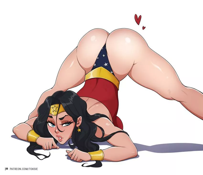 Wonder Woman posing… (toksie) posted by Wakabomb