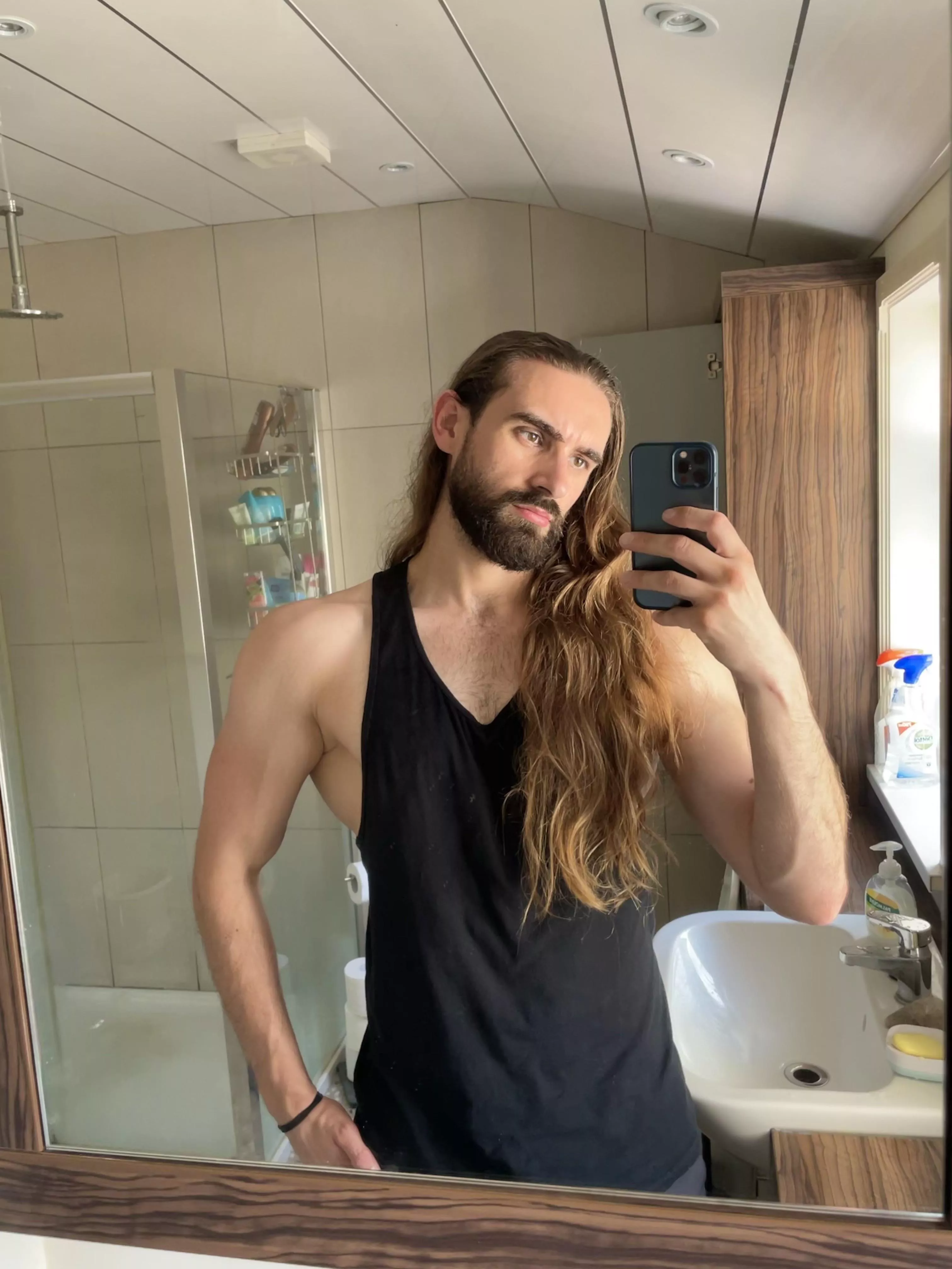 Working out with long hair in this heatðŸ¥µ posted by Alexjh93