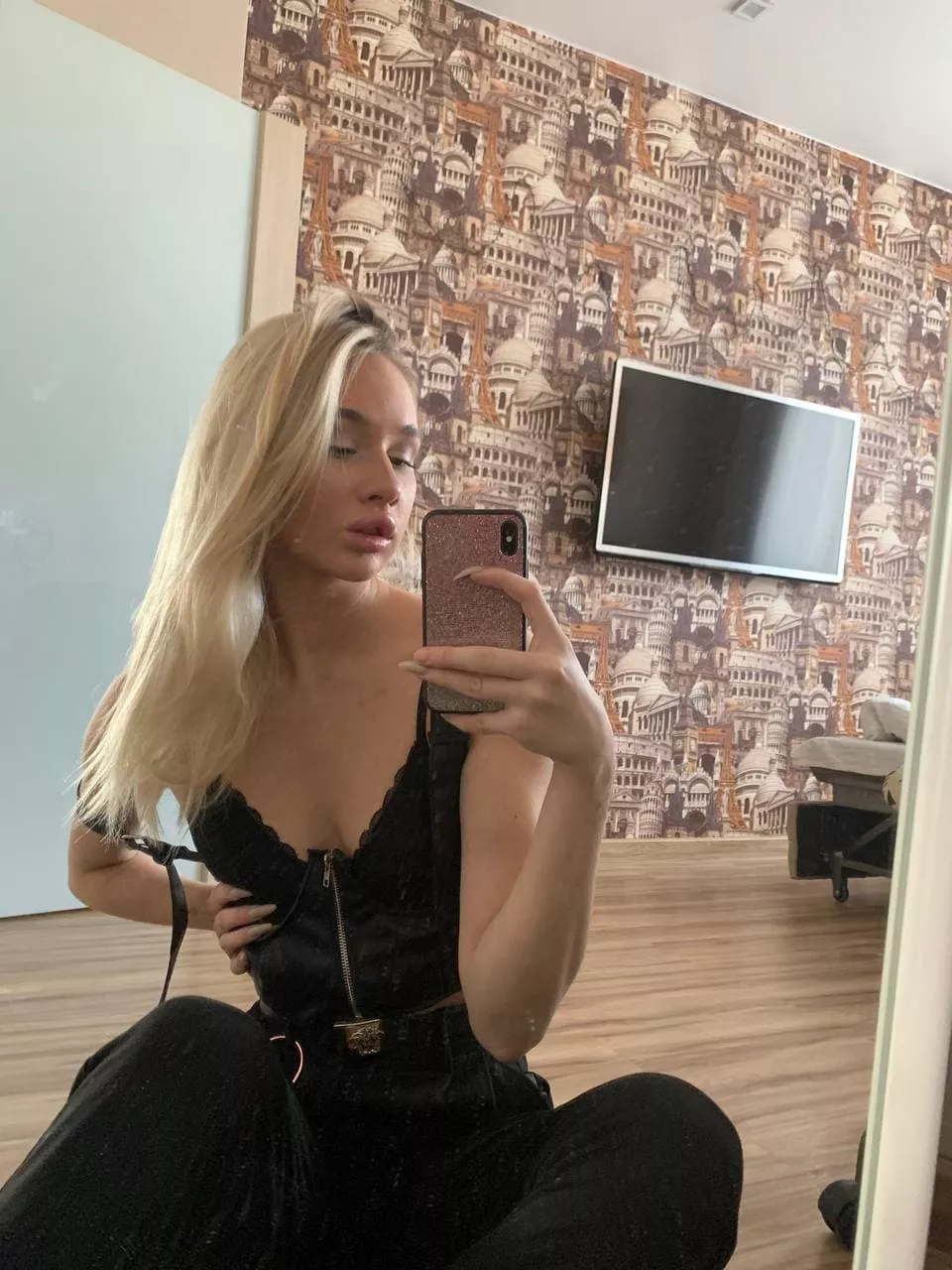 Worship me and maybe I’ll give you a chance posted by goddess_alinaaa