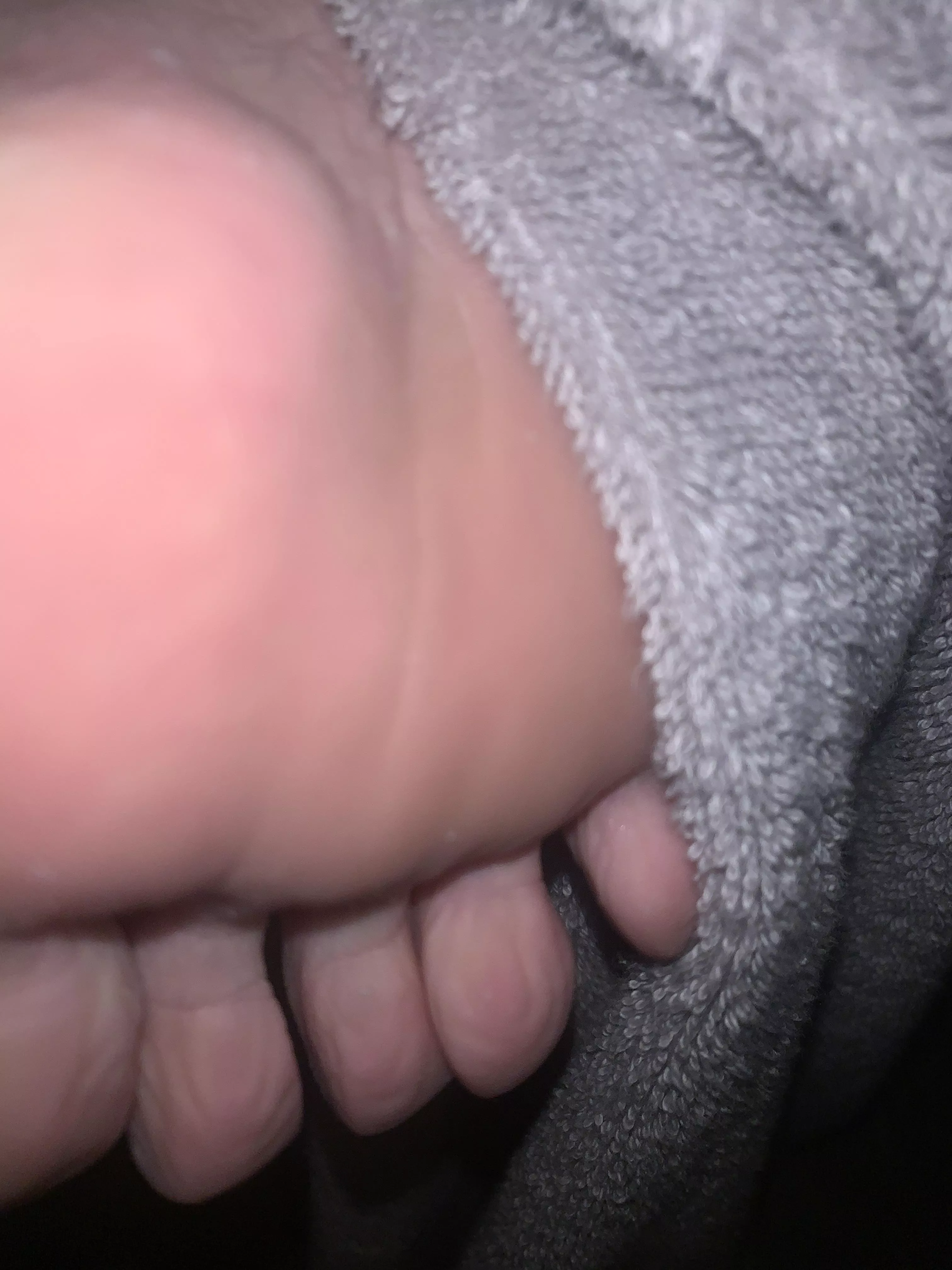 Worship my feet fresh out of the bath ðŸ¥°ðŸ¥° posted by Icy_Accountant1251