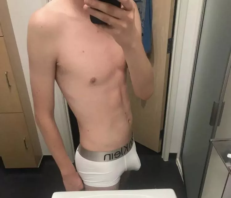 would love for some beautiful boy to take these off 🥵 posted by unidentified_twink