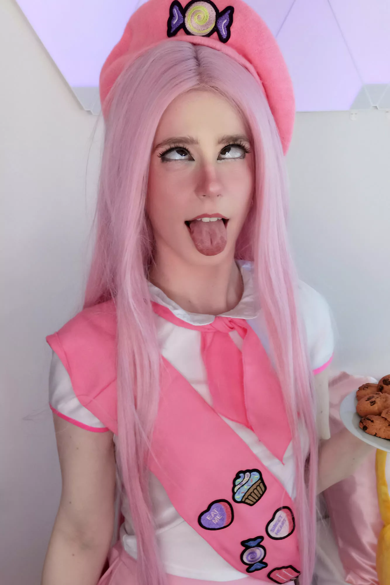 would u like a cookie? 🍪💖 posted by lilfakegamer