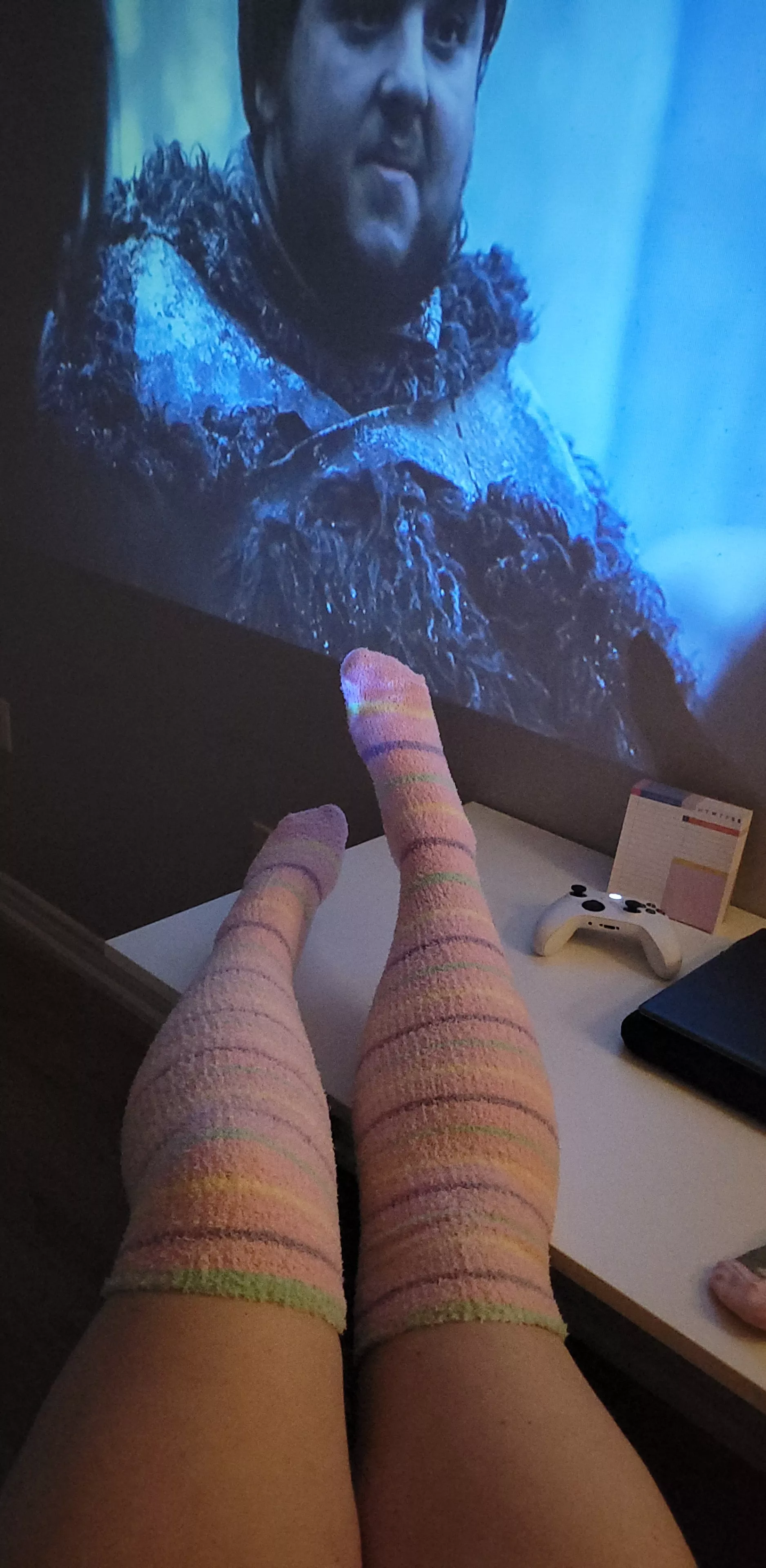 Would you abandon the nights watch If I promised to warm you up with my thigh highs? posted by foxxcii