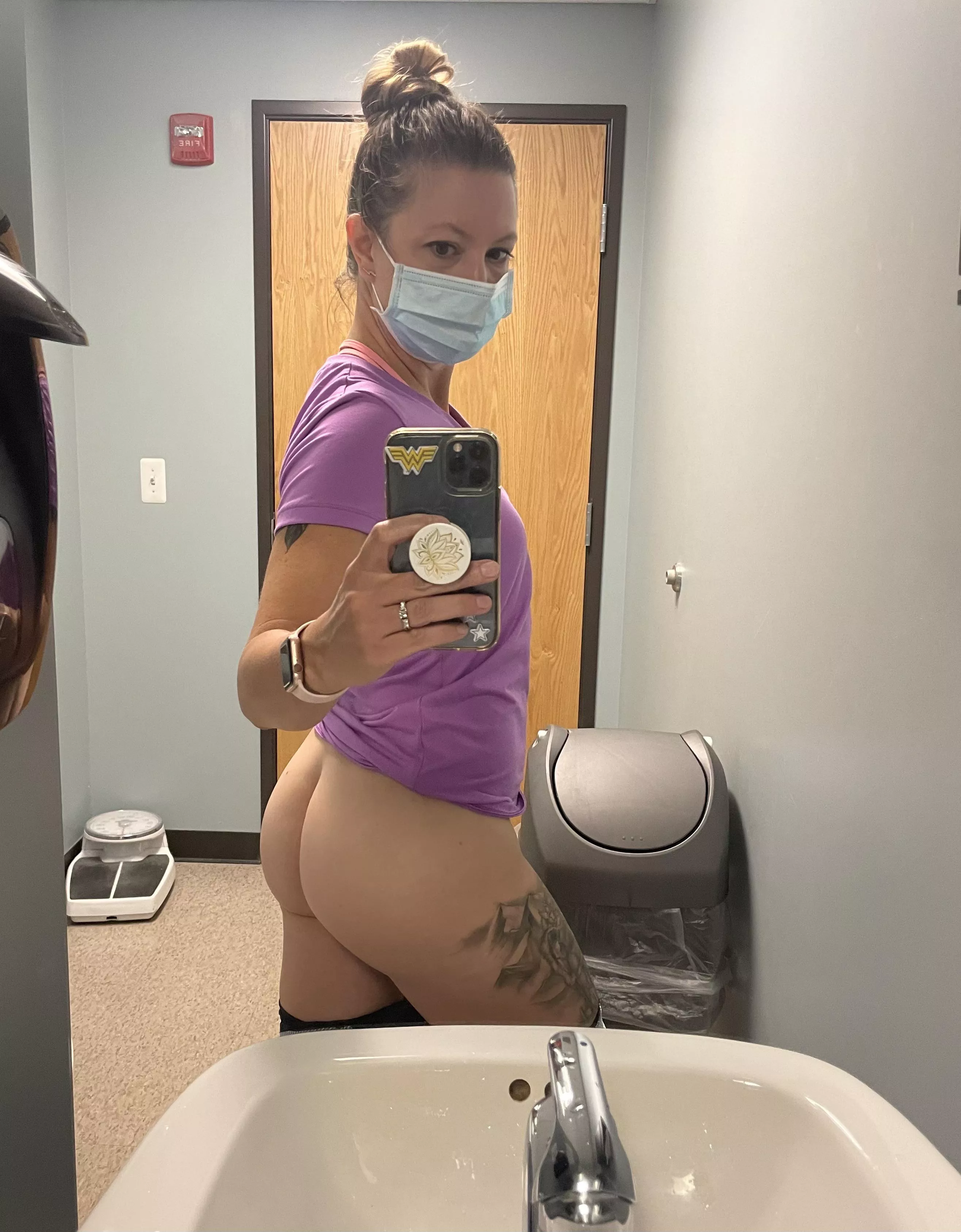 Would you bend me over at work?(female) 41 posted by peach-fit03