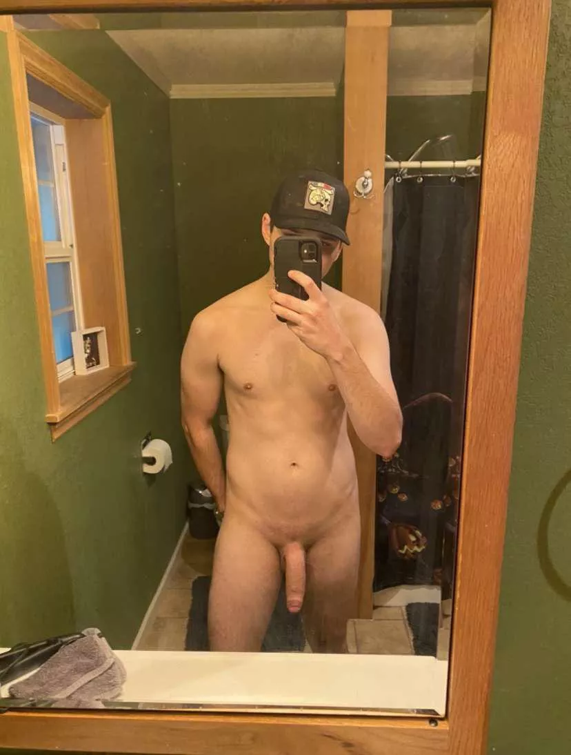 Would you come over when my girlfriends at work and play with me?😏😈(m) 24 posted by DanielFrank6966