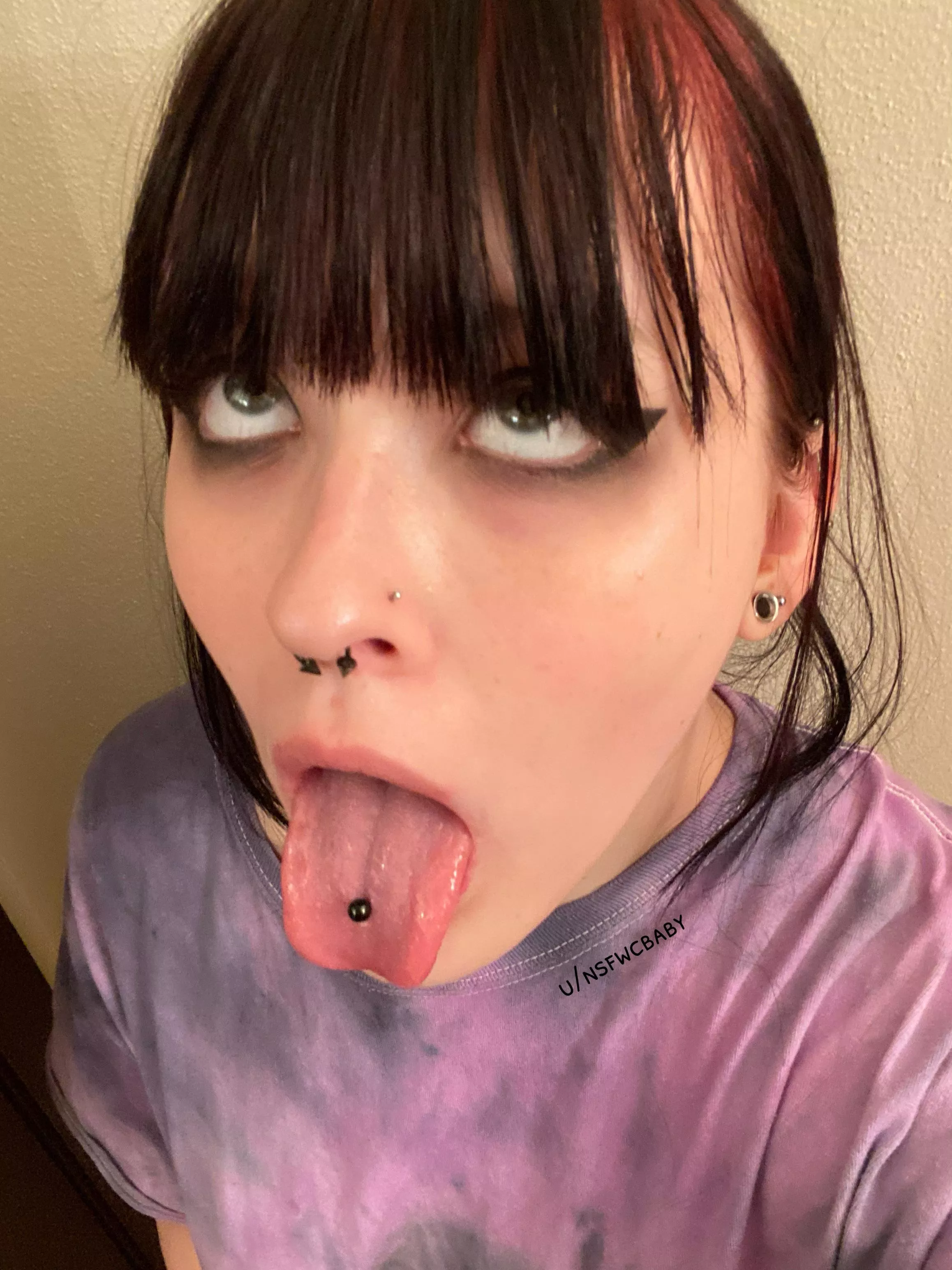 Would you cum in a goth girl’s mouth? posted by Nsfwcbaby