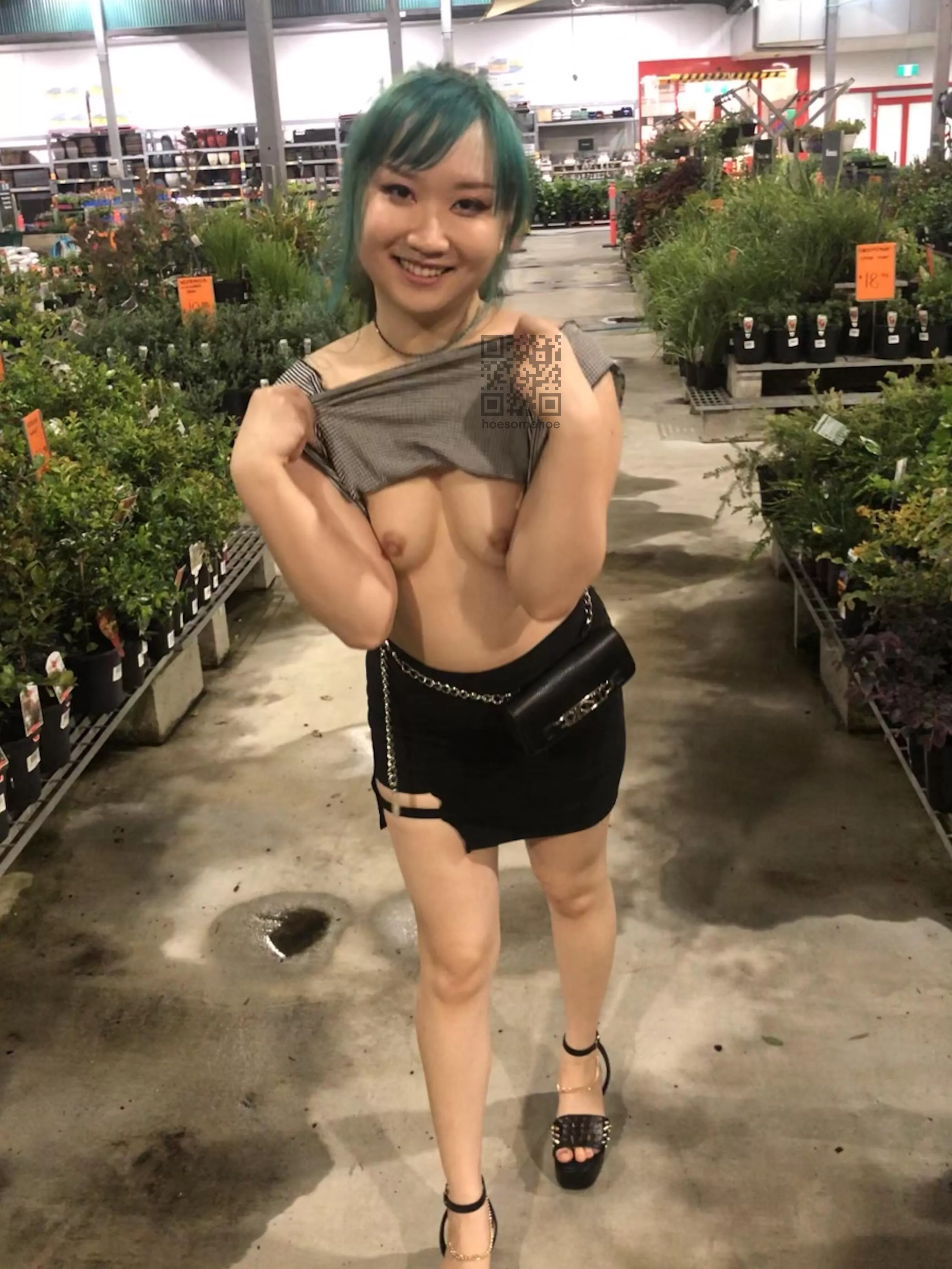 ‘WoUlD yOU fU…’ of course I know you would fuck a cute girl. The question is would you go plant shopping with me? posted by hoesomeslut