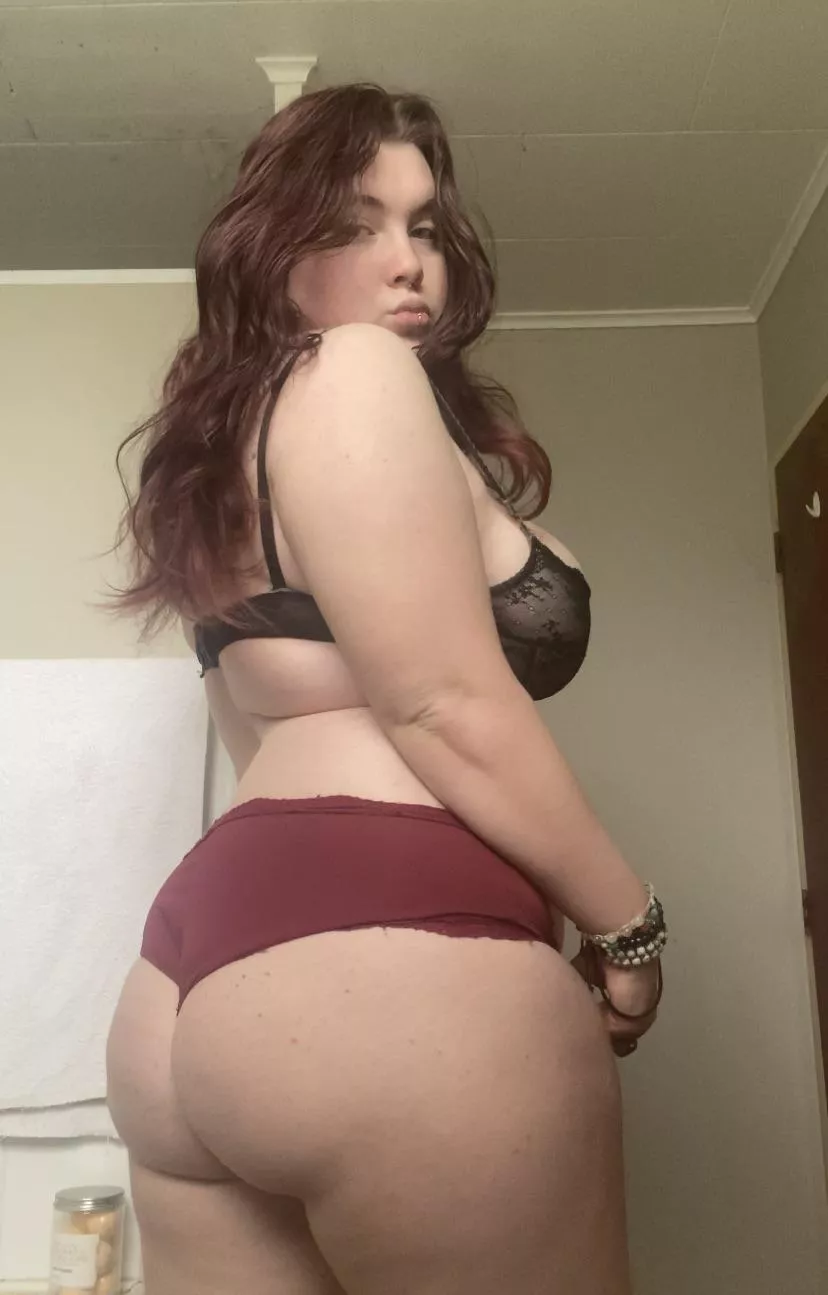 Would you fuck a chubby 02’ girl🥰👅 posted by Purple-Pandas