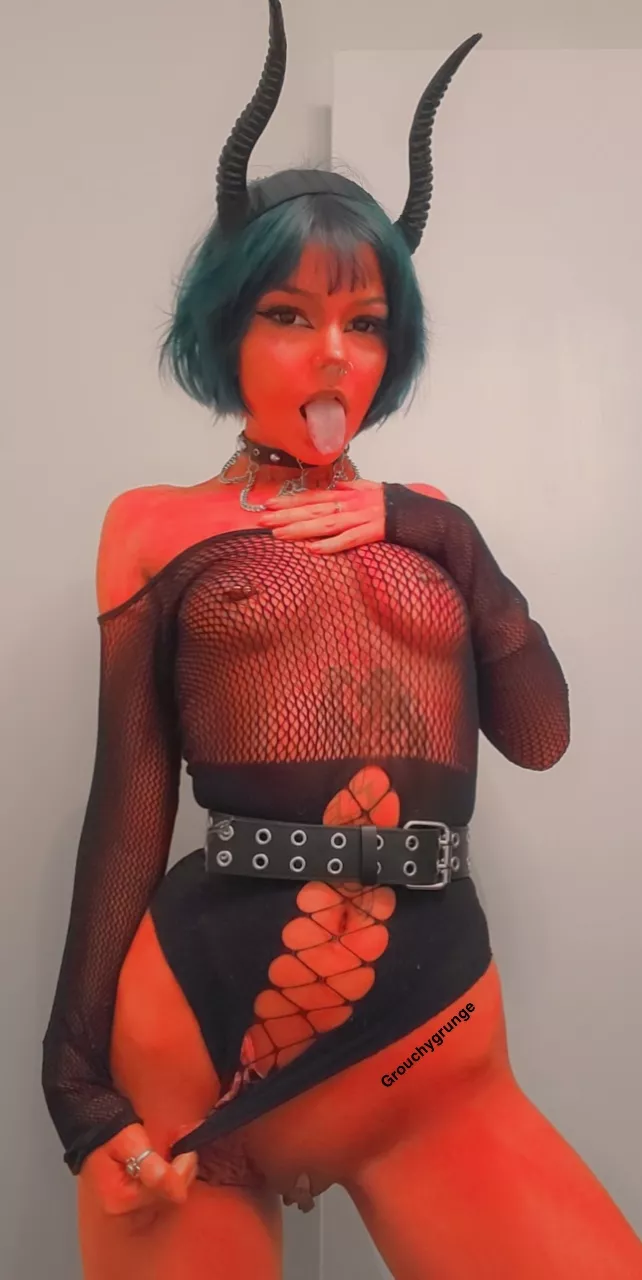 Would you fuck a goth girl in a succubus Halloween costume? posted by littlegrouchy