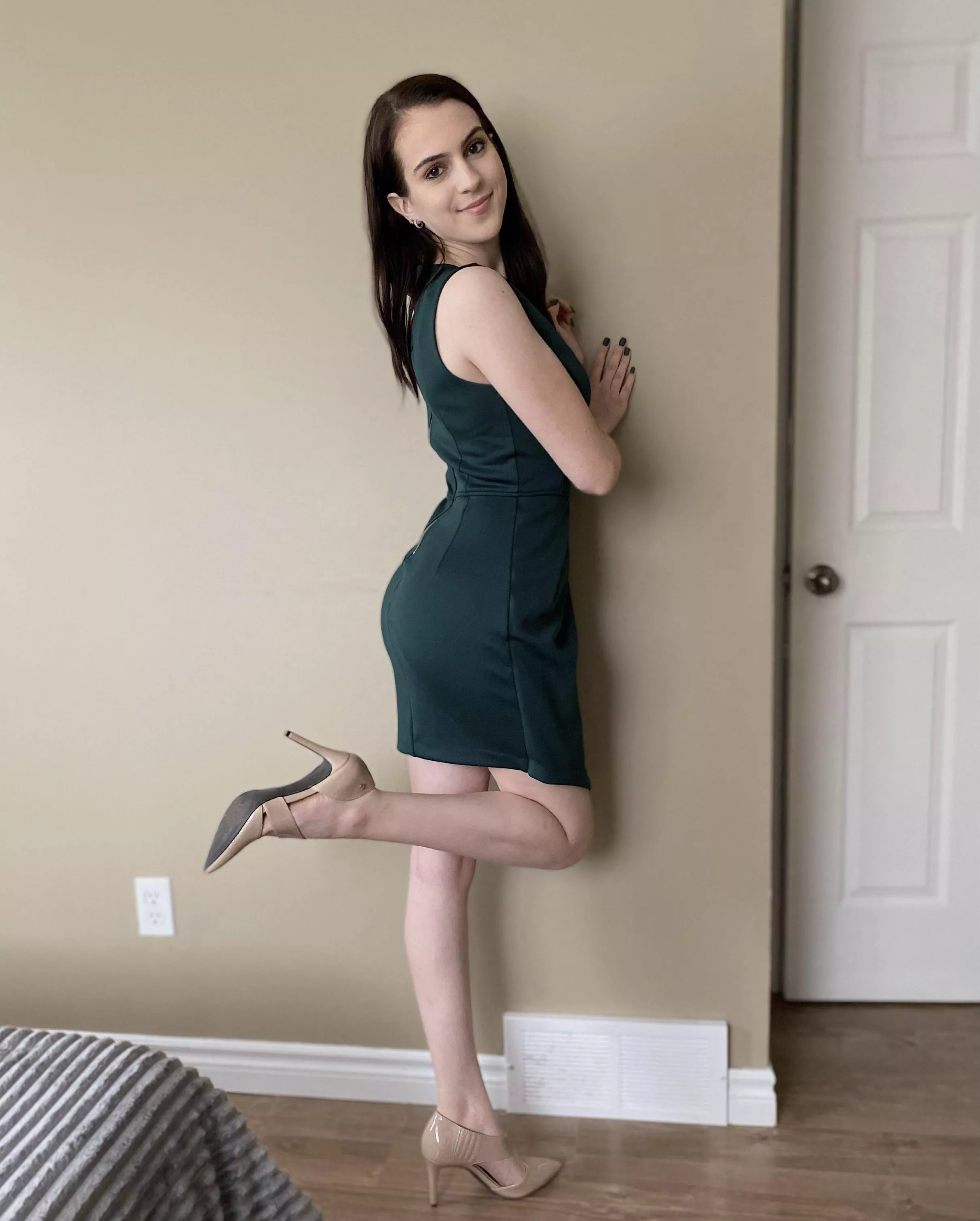 Would you fuck a secretary like me? posted by glamzmel