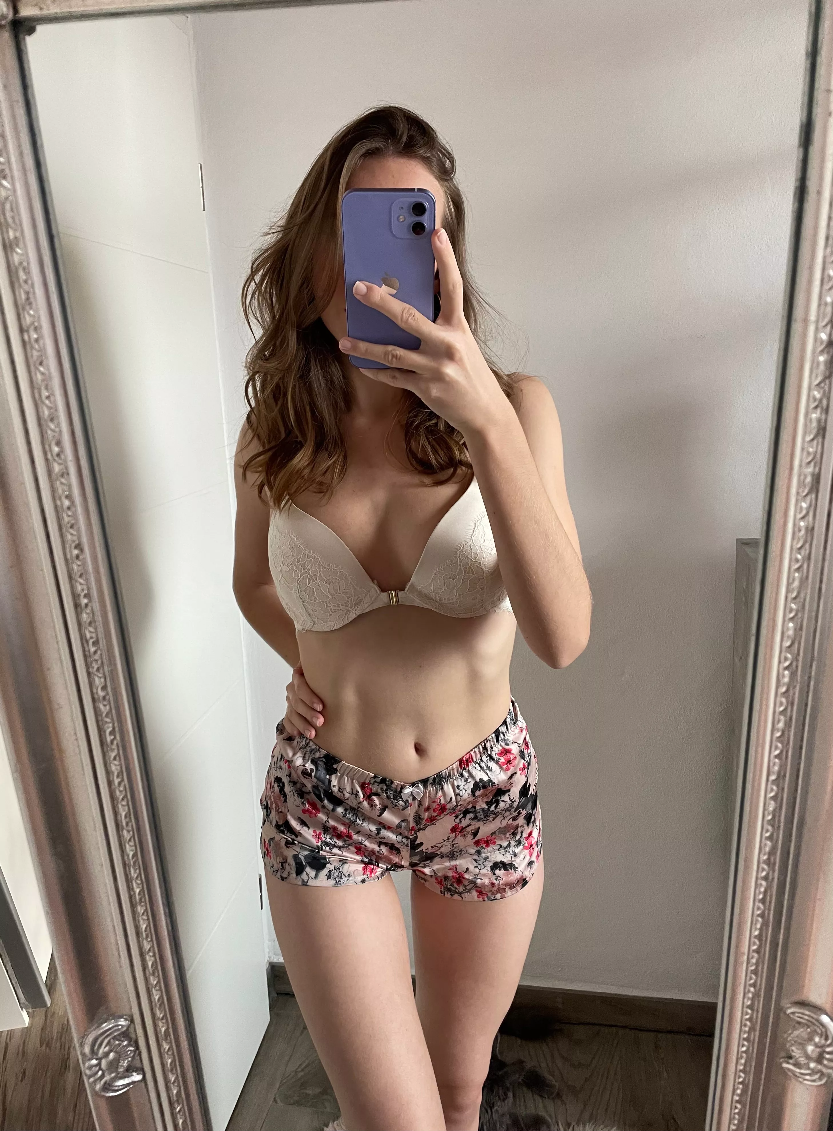 would you fuck a tiny girl in cute shorts? 😋 posted by lovelyletiicia