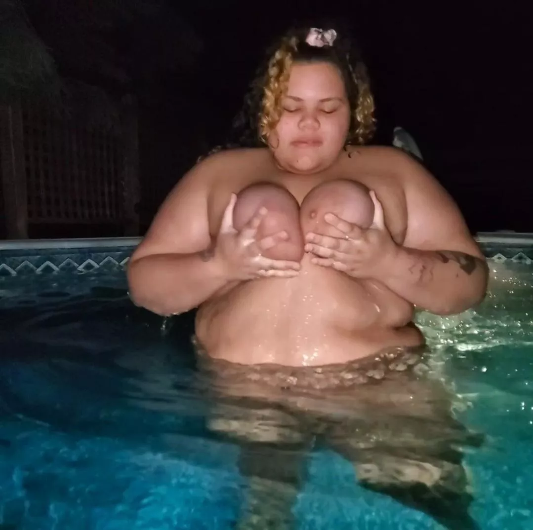 Would you go skinny dipping with me posted by babyygirlshay