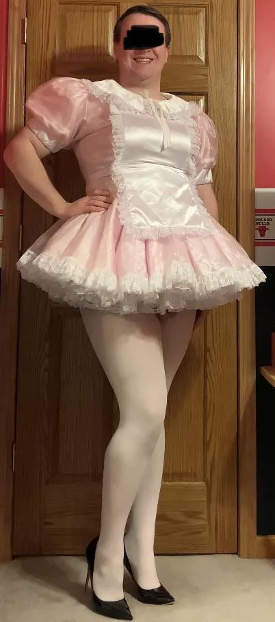 Would you hire me to be your sissy maid? posted by Sissy-Hannah420