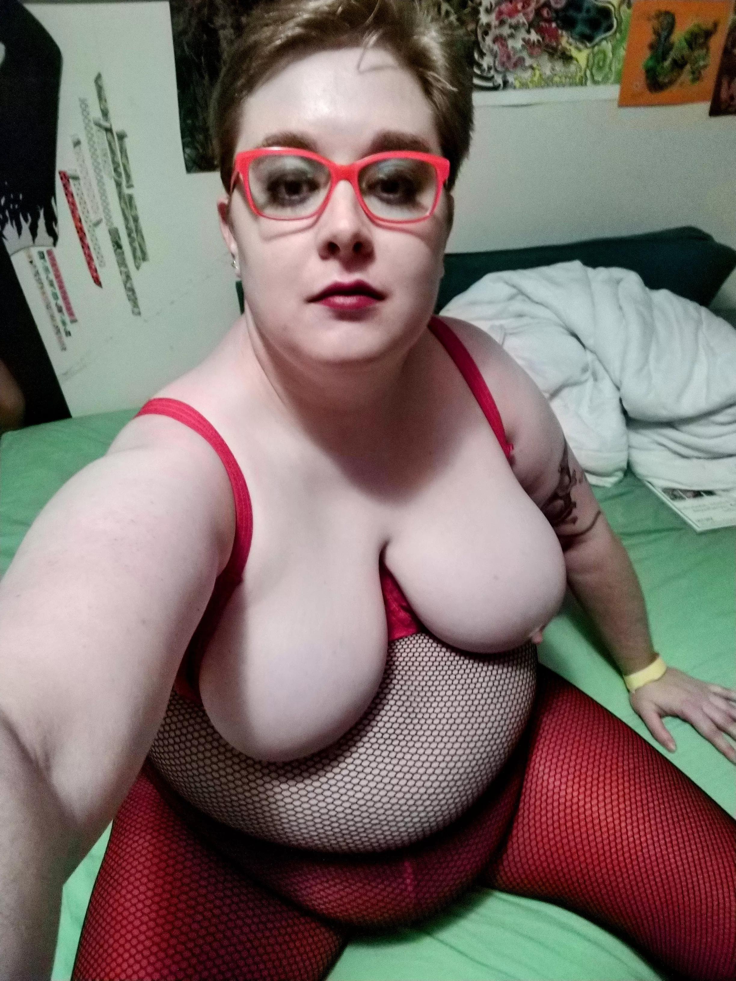 Would you hit on me at Goth Dance Night? posted by bigtittywizard