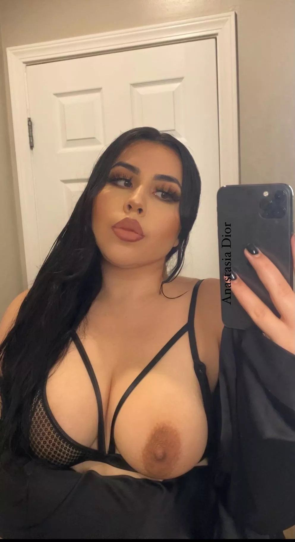 Would you jack off to my nudes? posted by anastasiadior