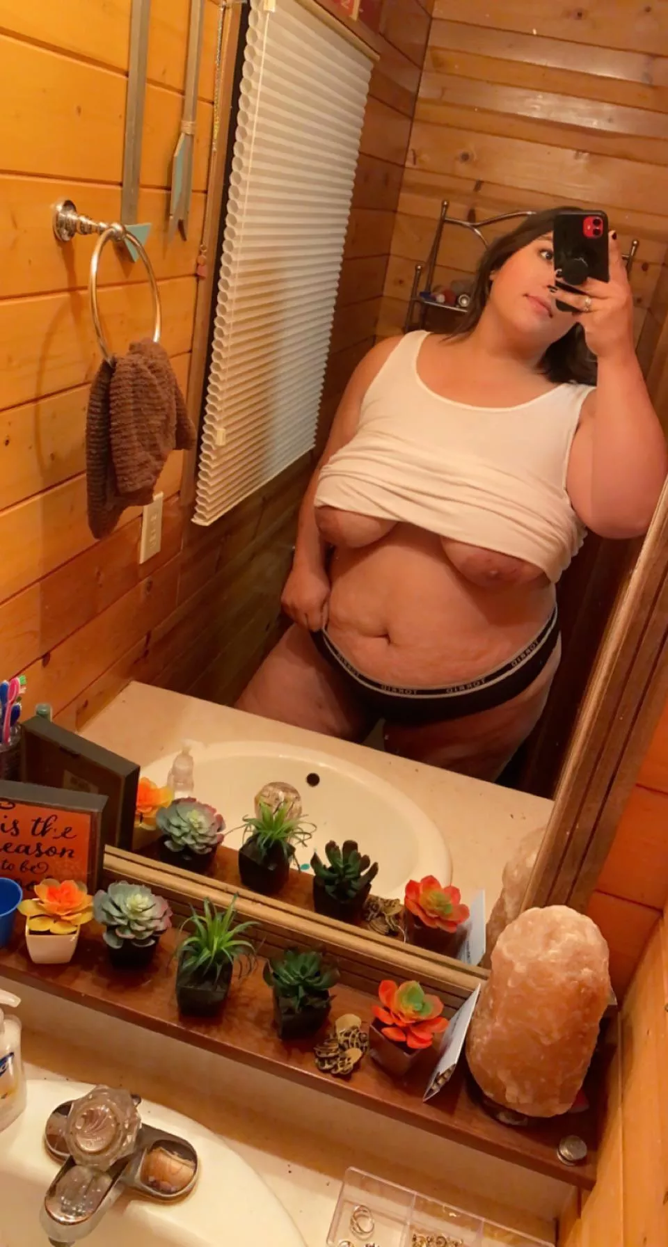 Would you let me spend the night?🥺🥺🥺 posted by bbw_essence_xoxo